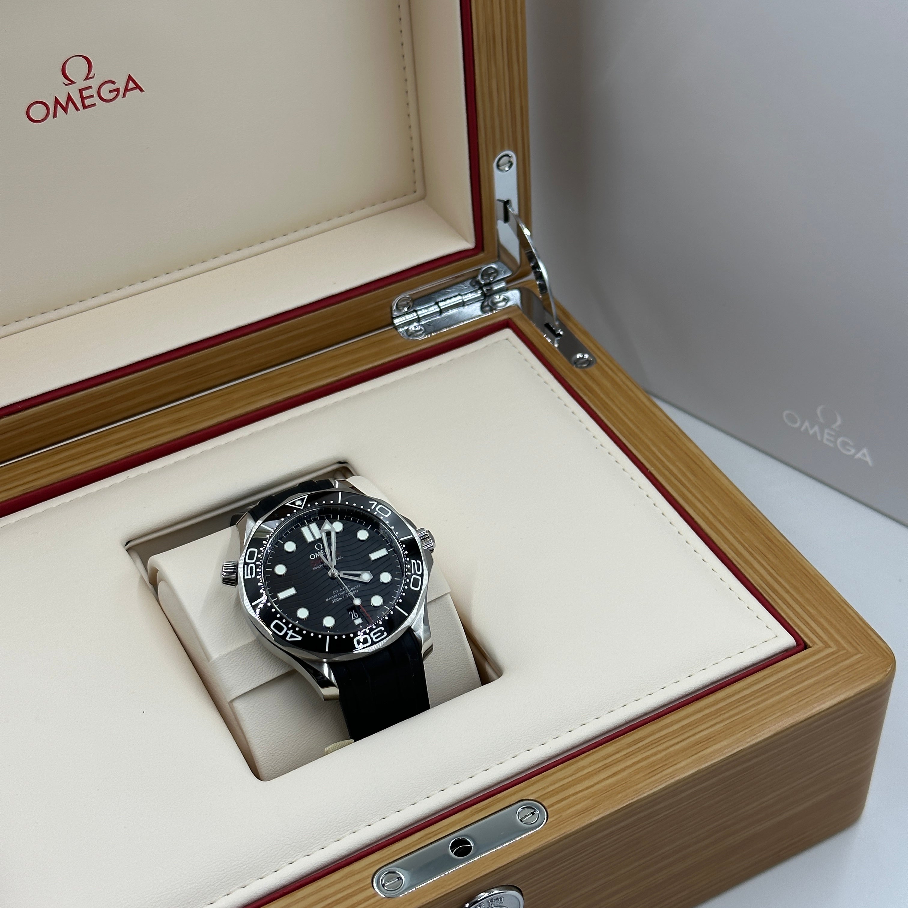 Omega Seamaster Diver 300M 42mm 210.32.42.20.01.001