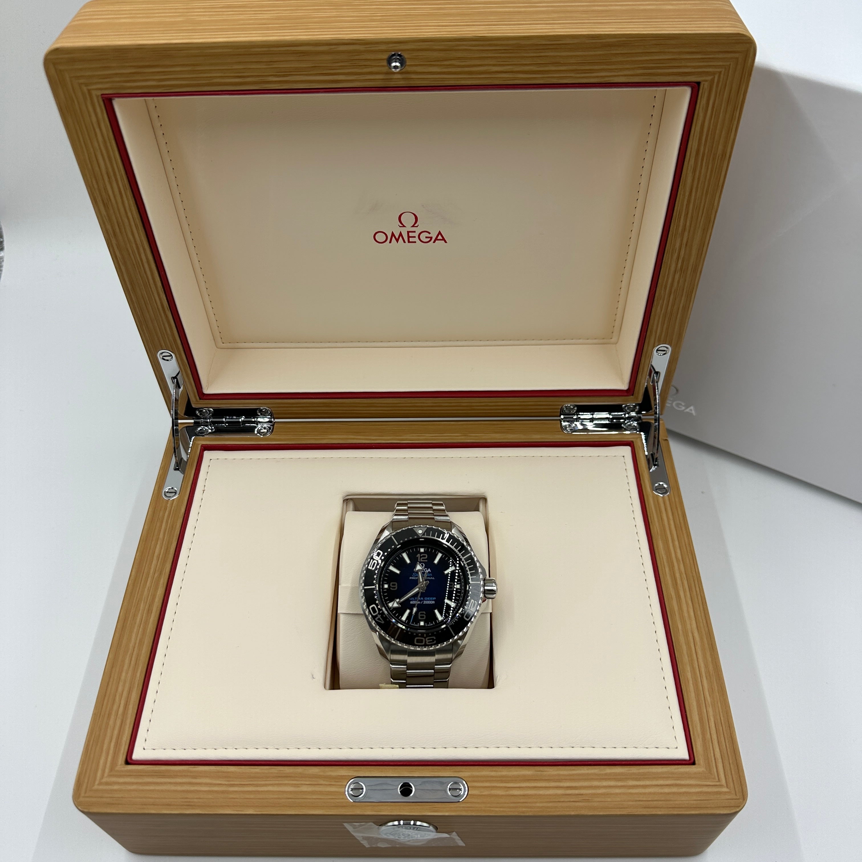 Omega Seamaster Planet Ocean 6000M 45.5 MM 215.30.46.21.03.001 2023