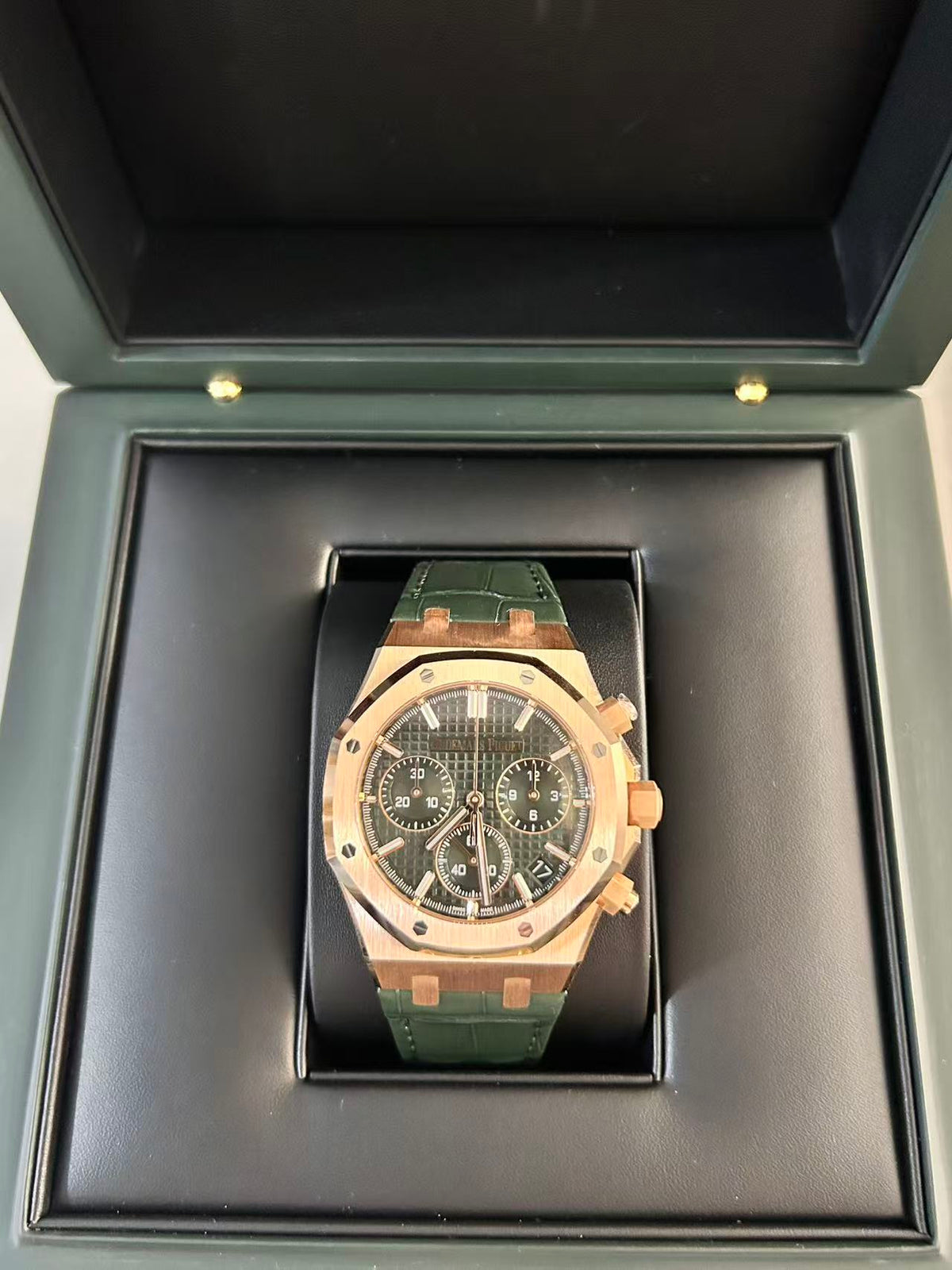 Audemars Piguet Royal Oak Chronograph 26240OR.OO.D404CR.02 2025