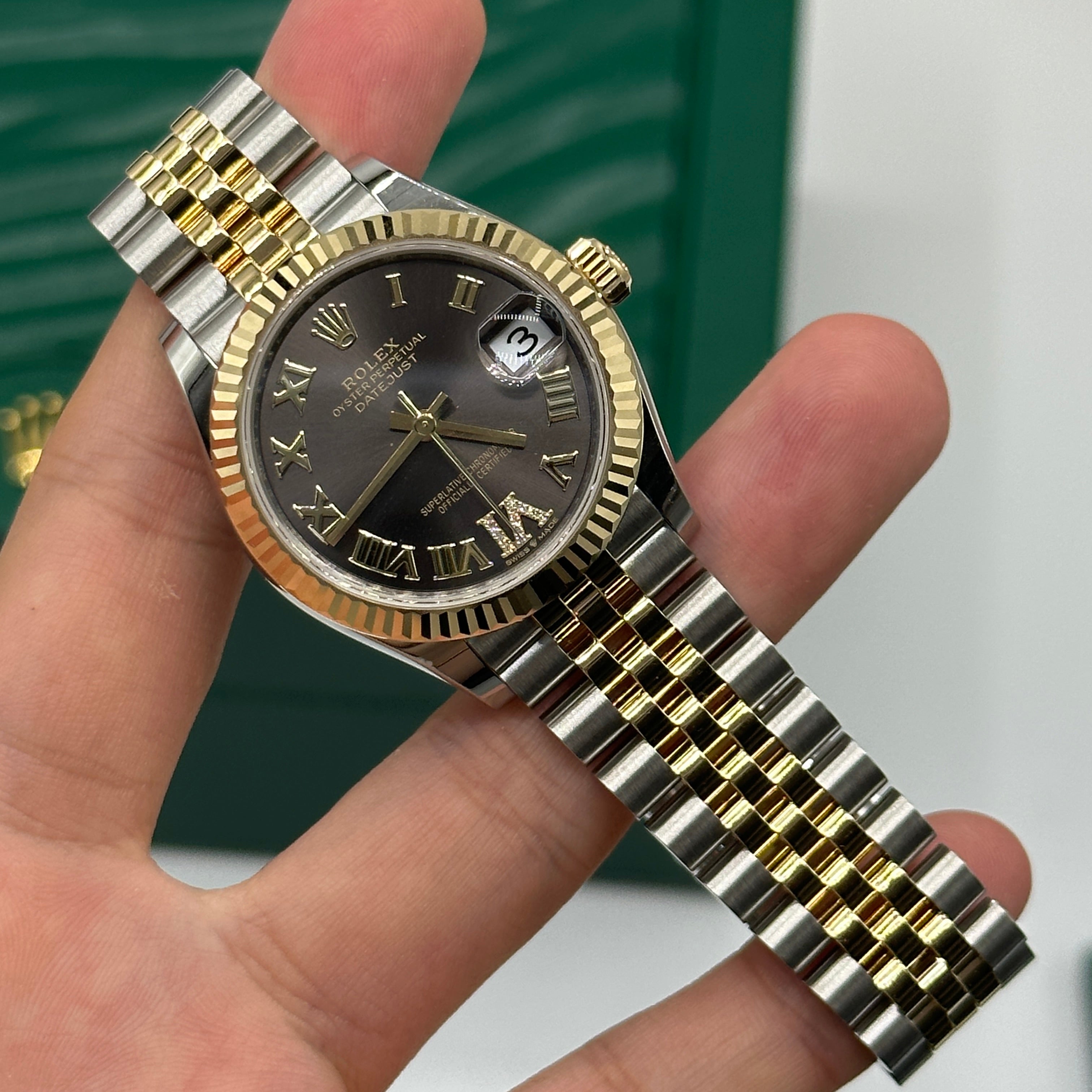 趣味 OYSTER PERPETUAL DATEJUST Rolex Datejust 31 278273 Grey Roman VI Jubilee 2025 – EW Watches