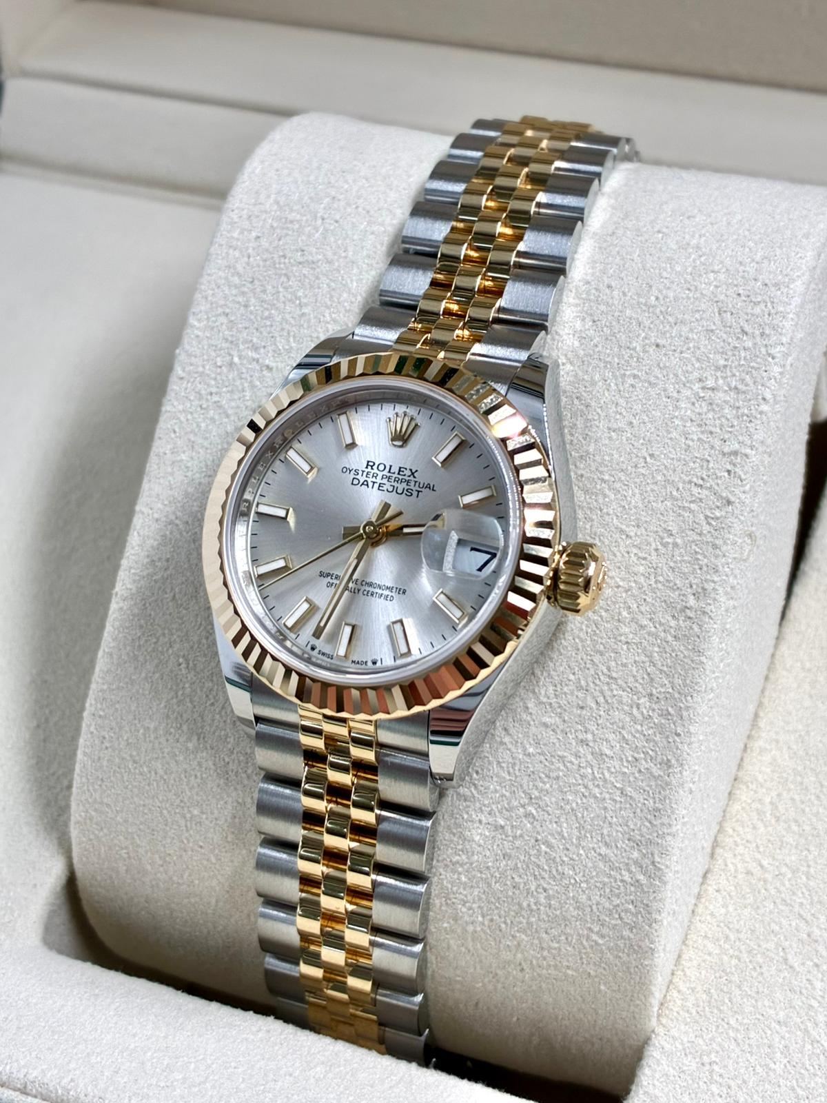 Rolex Lady-Datejust 28mm 279173 Silver Index Jubilee