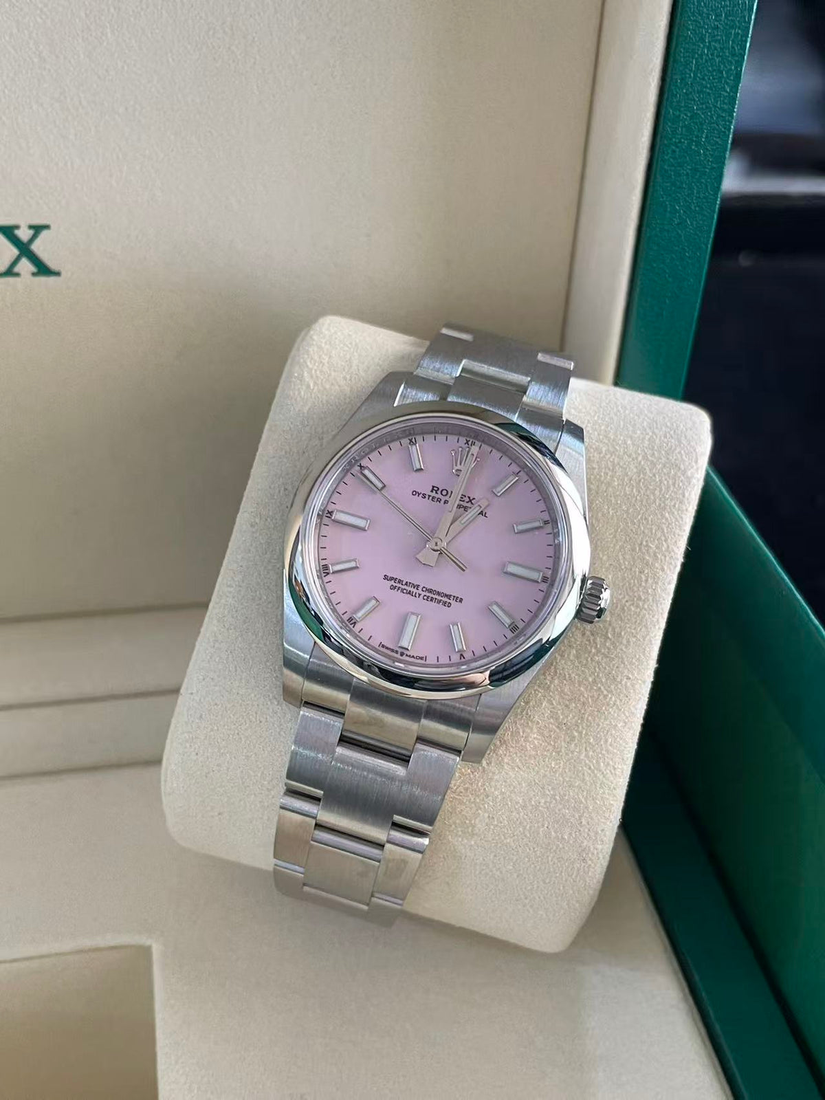 Rolex Oyster Perpetual 34 124200 Candy Pink Index 2025