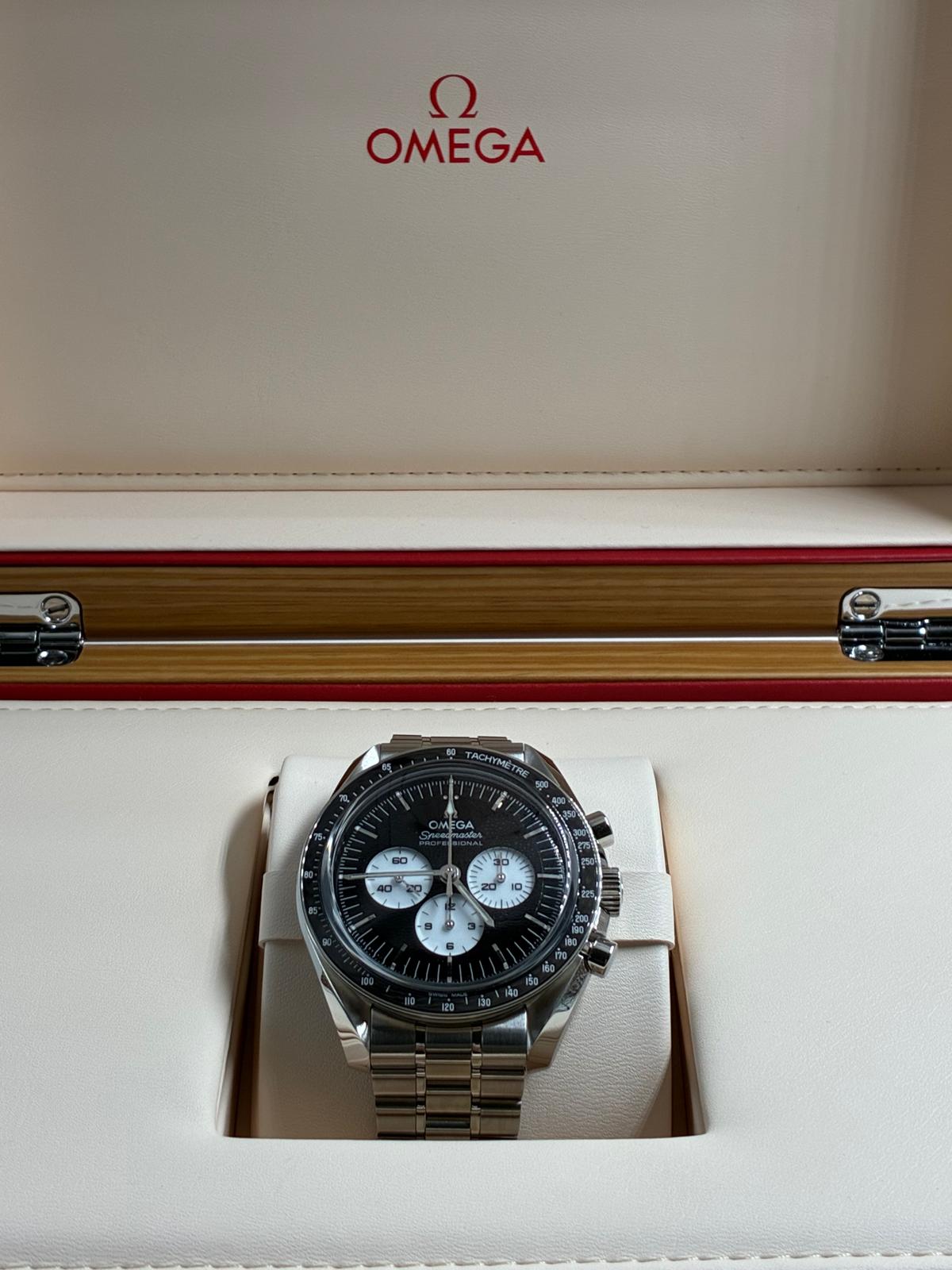 Omega  Speedmaster 310.30.42.50.01.004 Black 2026
