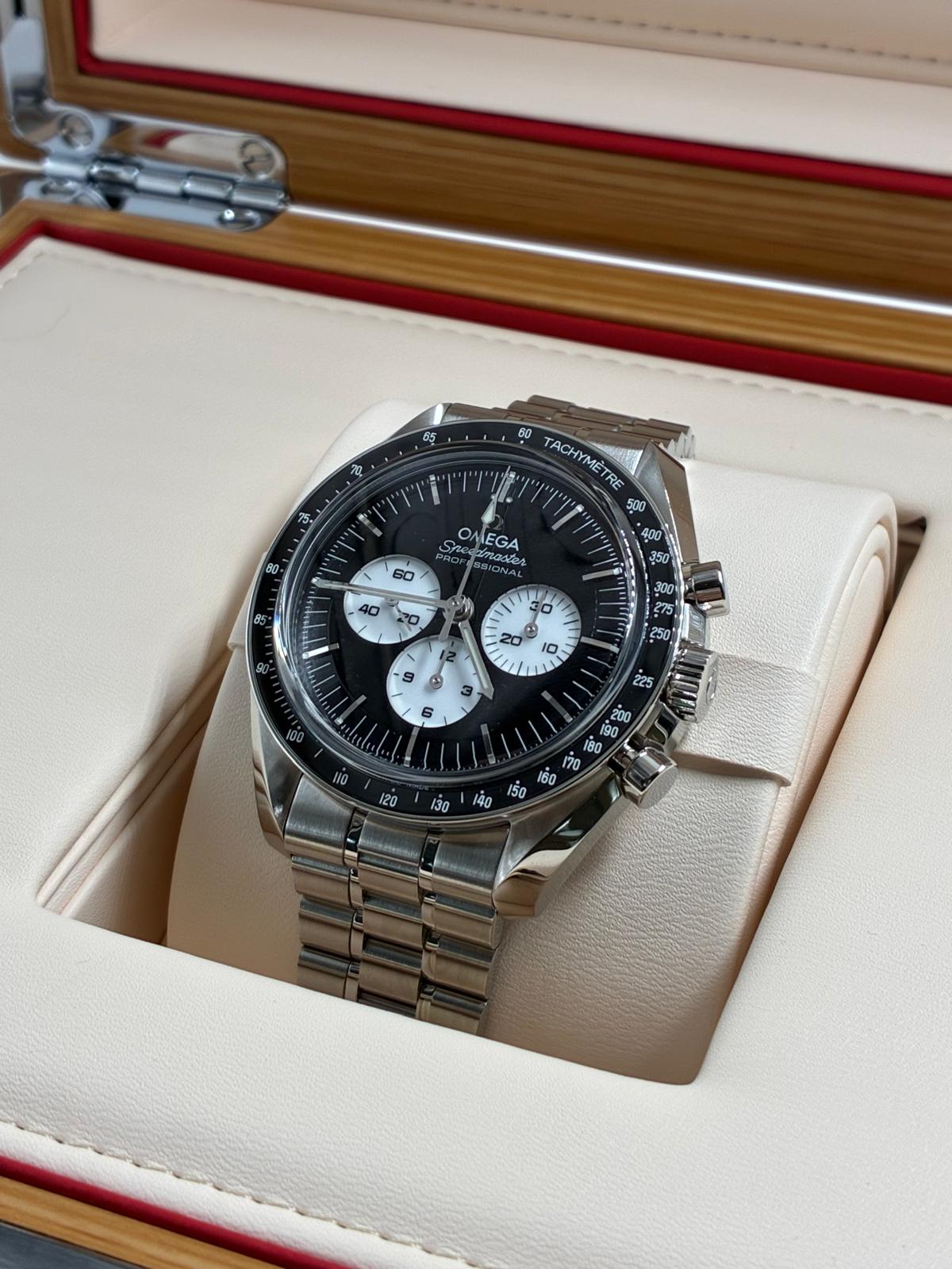Omega  Speedmaster 310.30.42.50.01.004 Black 2026