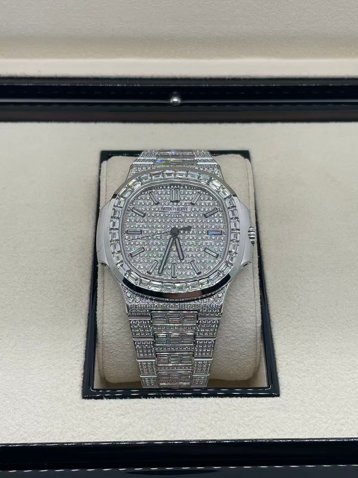 Patek Philippe Nautilus Ref. 5811/1460G-001 White Gold 2025