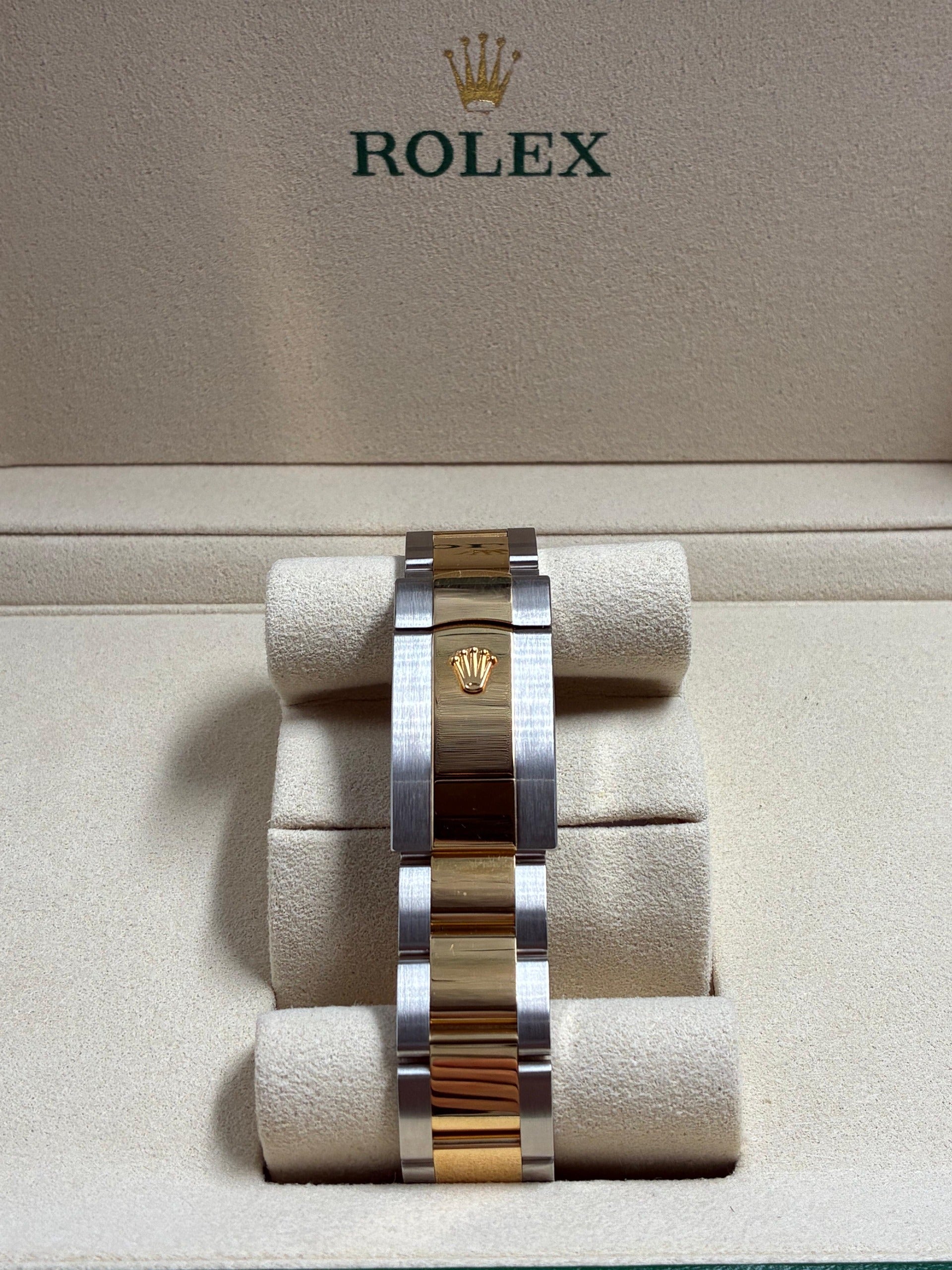 Rolex Datejust 41 126303 Black Index Oyster