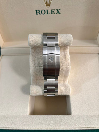 ROLEX Oyster Perpetual 134300 PISTACHIO