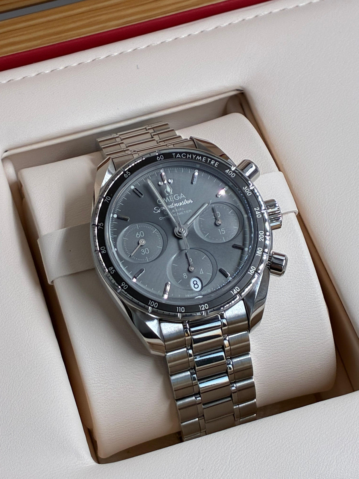 Omega Speedmaster Co-axial Chronograph 38  324.30.38.50.06.001 2026