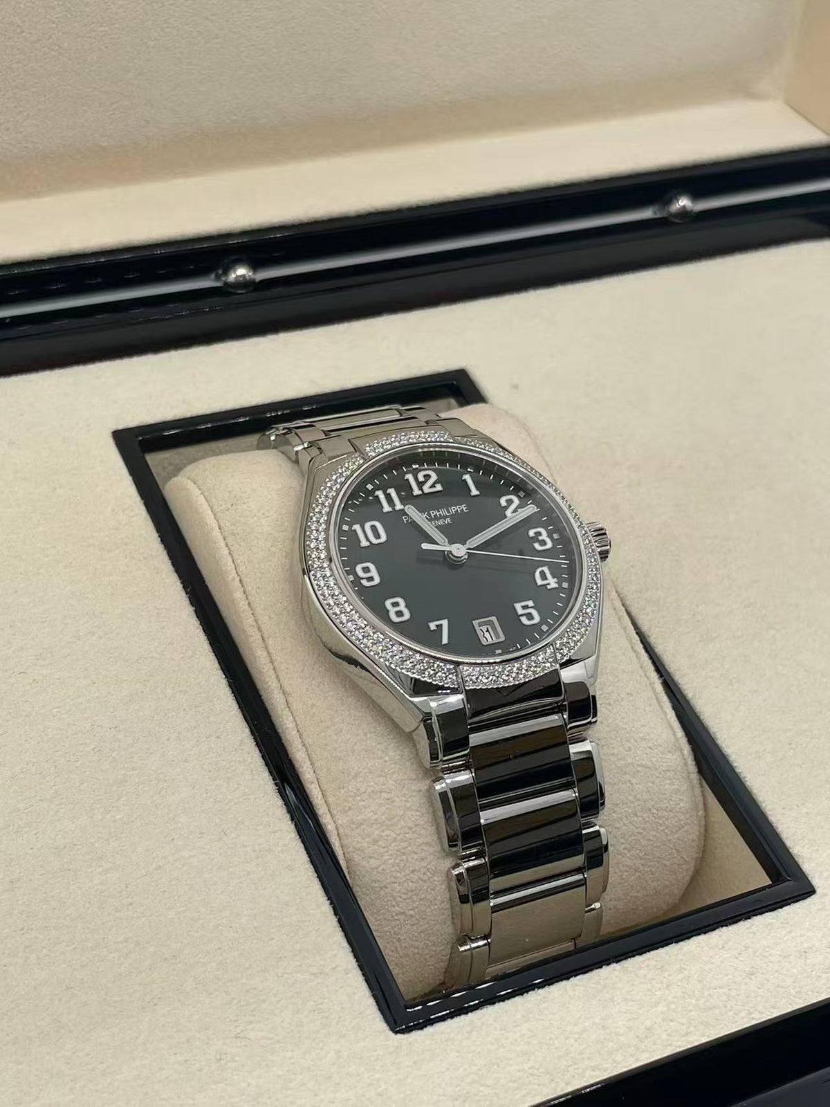 Patek Philippe 7300/1200A-011  2026