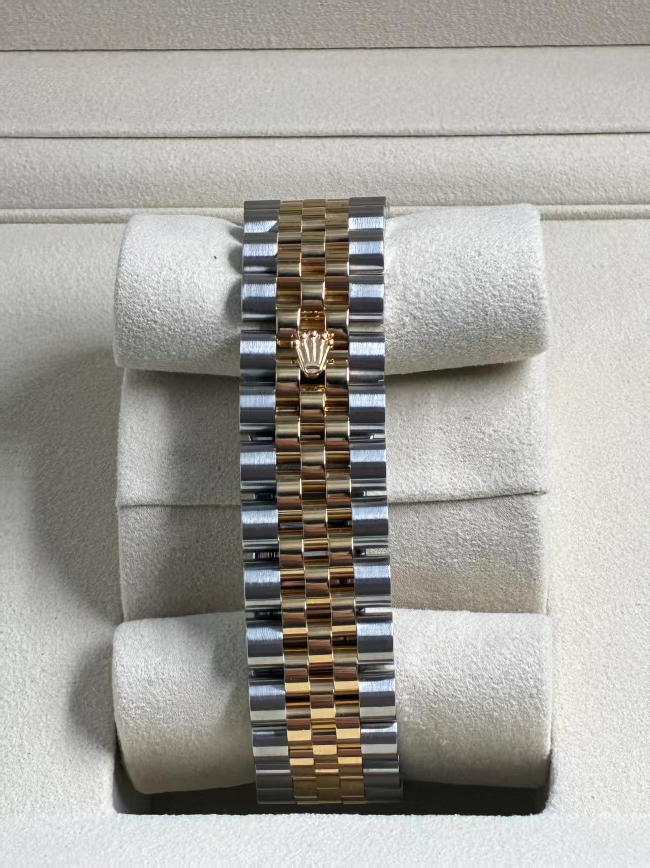 Rolex Datejust 36   116233G BLACK JUB  2009 full set