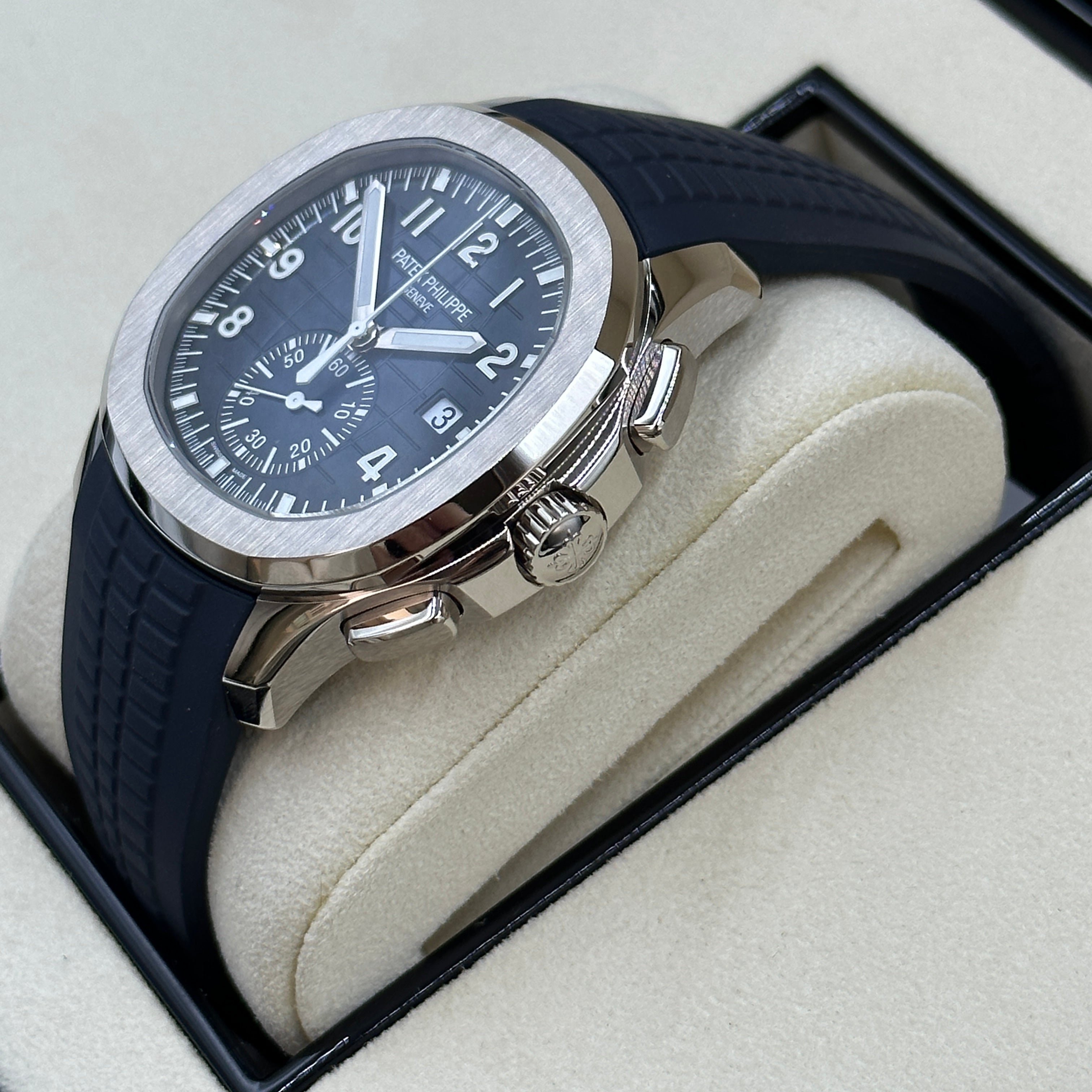 Patek Philippe Aquanaut Chronograph 5968G‑001 White‑Gold 42.2 mm Khaki Dial