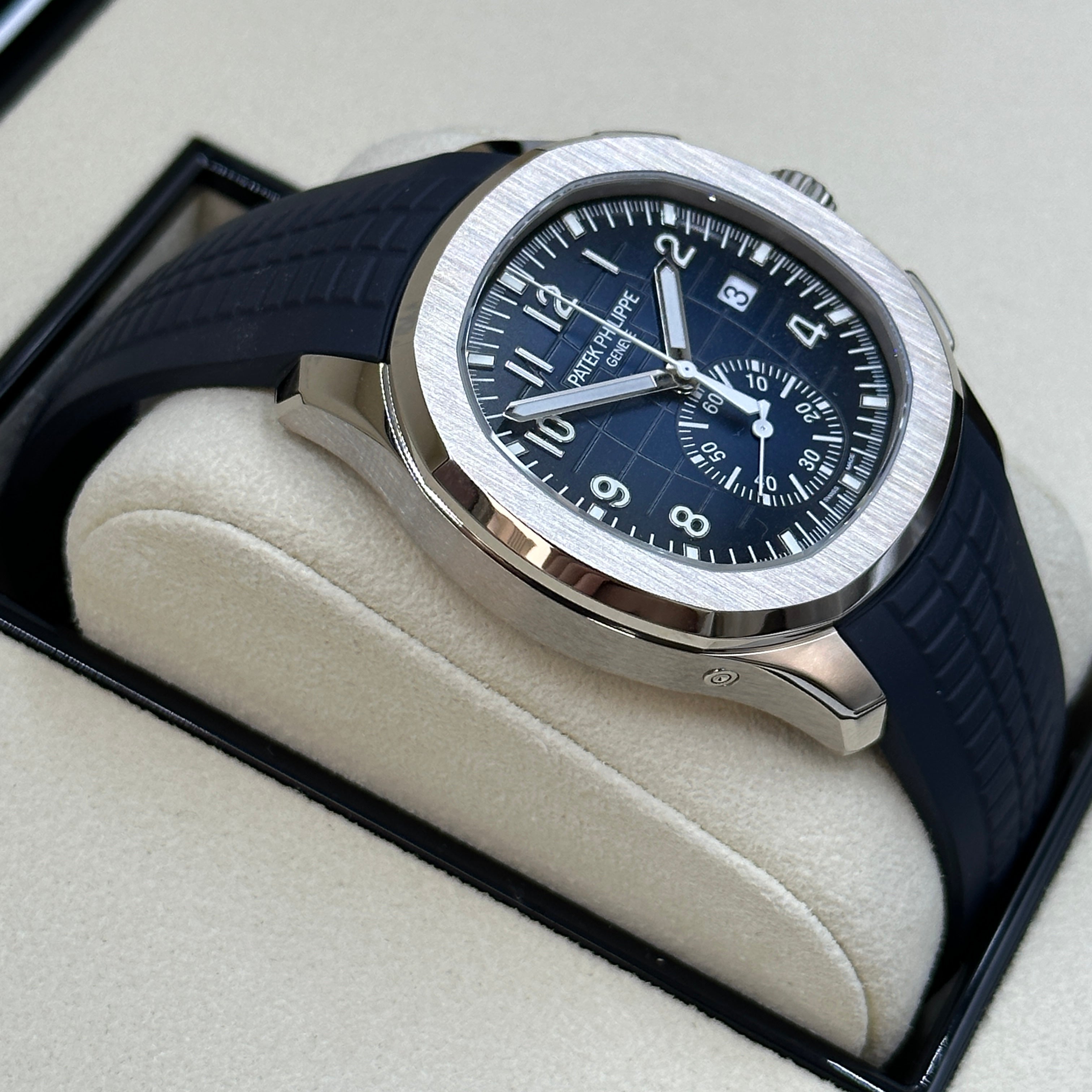 Patek Philippe Aquanaut Chronograph 5968G‑001 White‑Gold 42.2 mm Khaki Dial