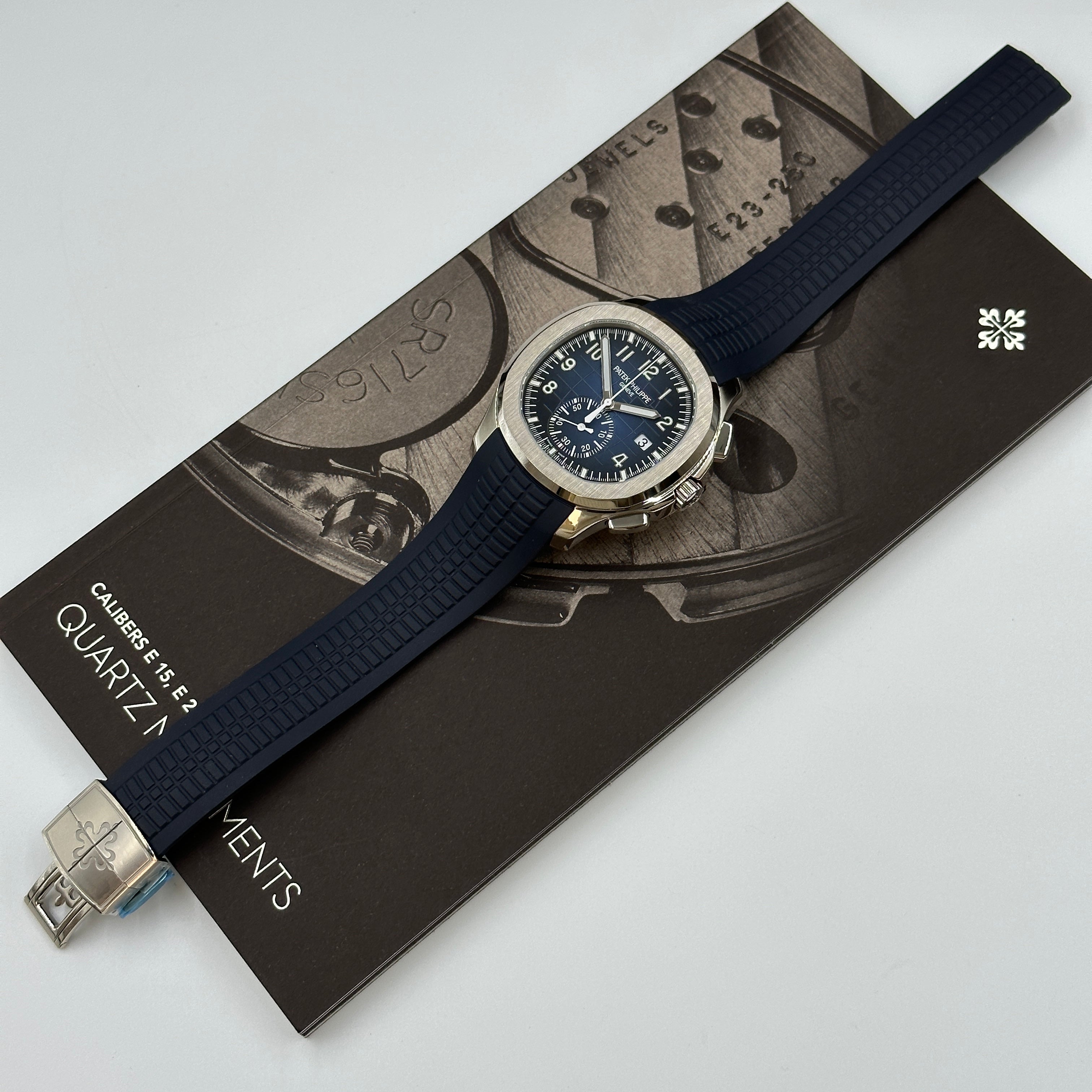 Patek Philippe Aquanaut Chronograph 5968G‑001 White‑Gold 42.2 mm Khaki Dial