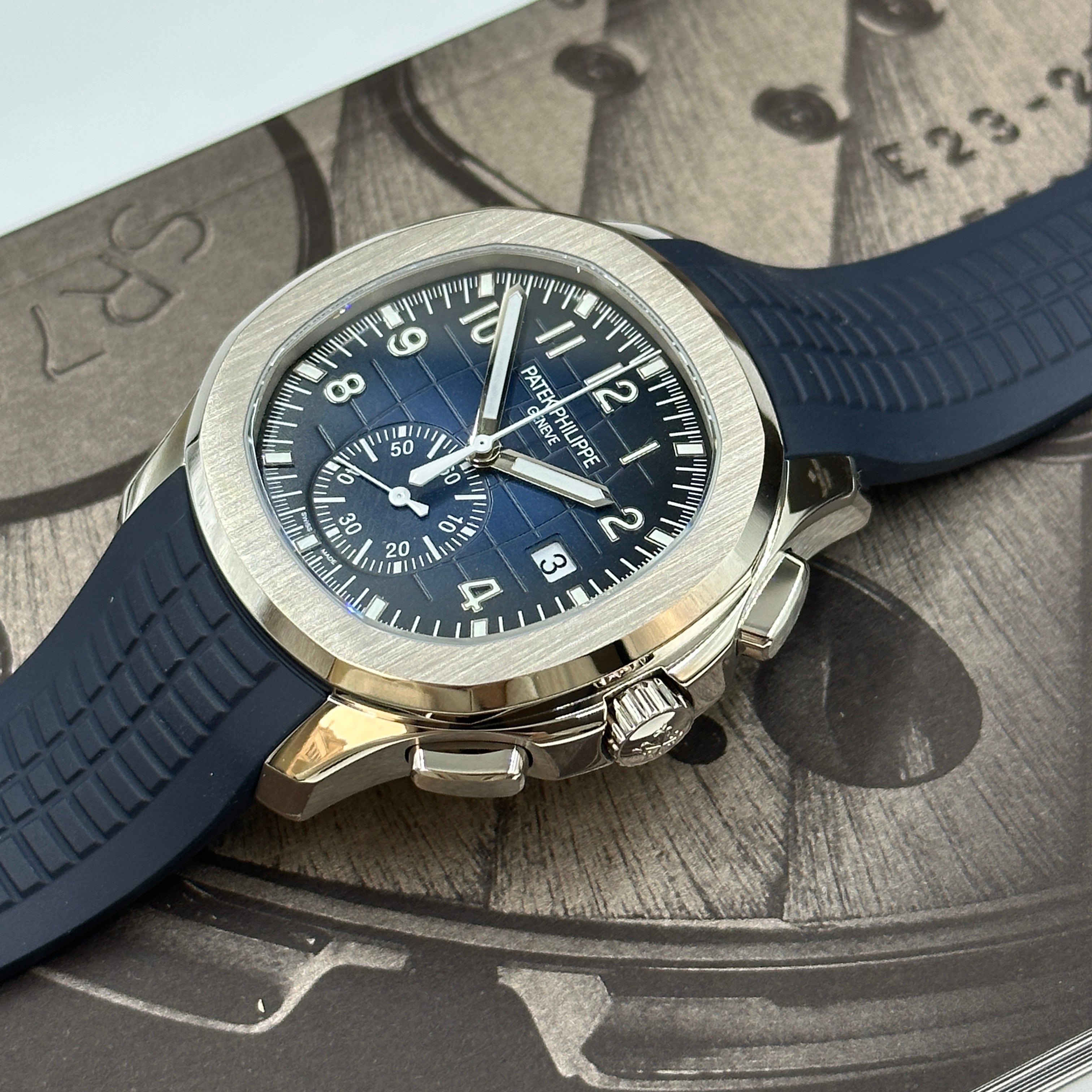 Patek Philippe Aquanaut Chronograph 5968G‑001 White‑Gold 42.2 mm Khaki Dial