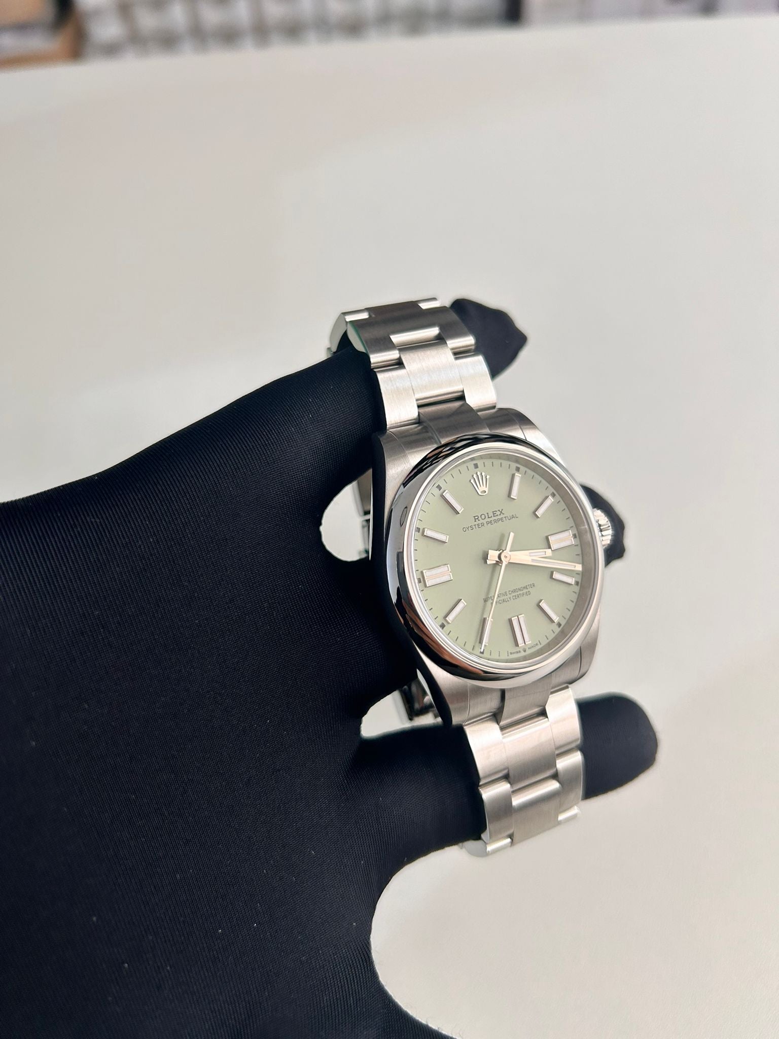 ROLEX Oyster Perpetual 134300 PISTACHIO