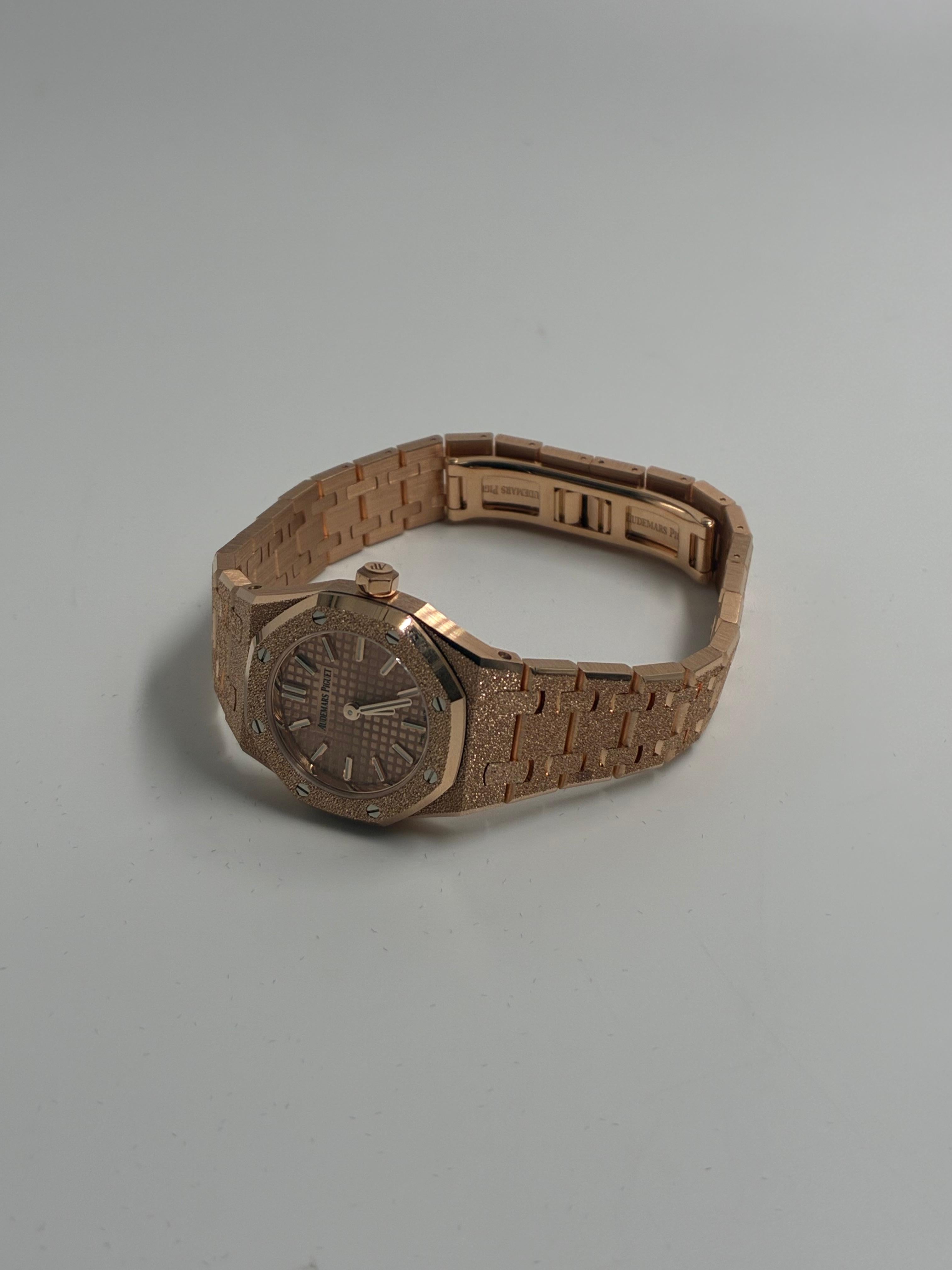 Royal Oak Mini Frosted Gold Quartz  67630OR.GG.1312OR.01