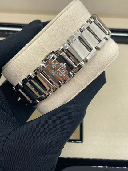 Patek Philippe 7300/1200A-011  2025