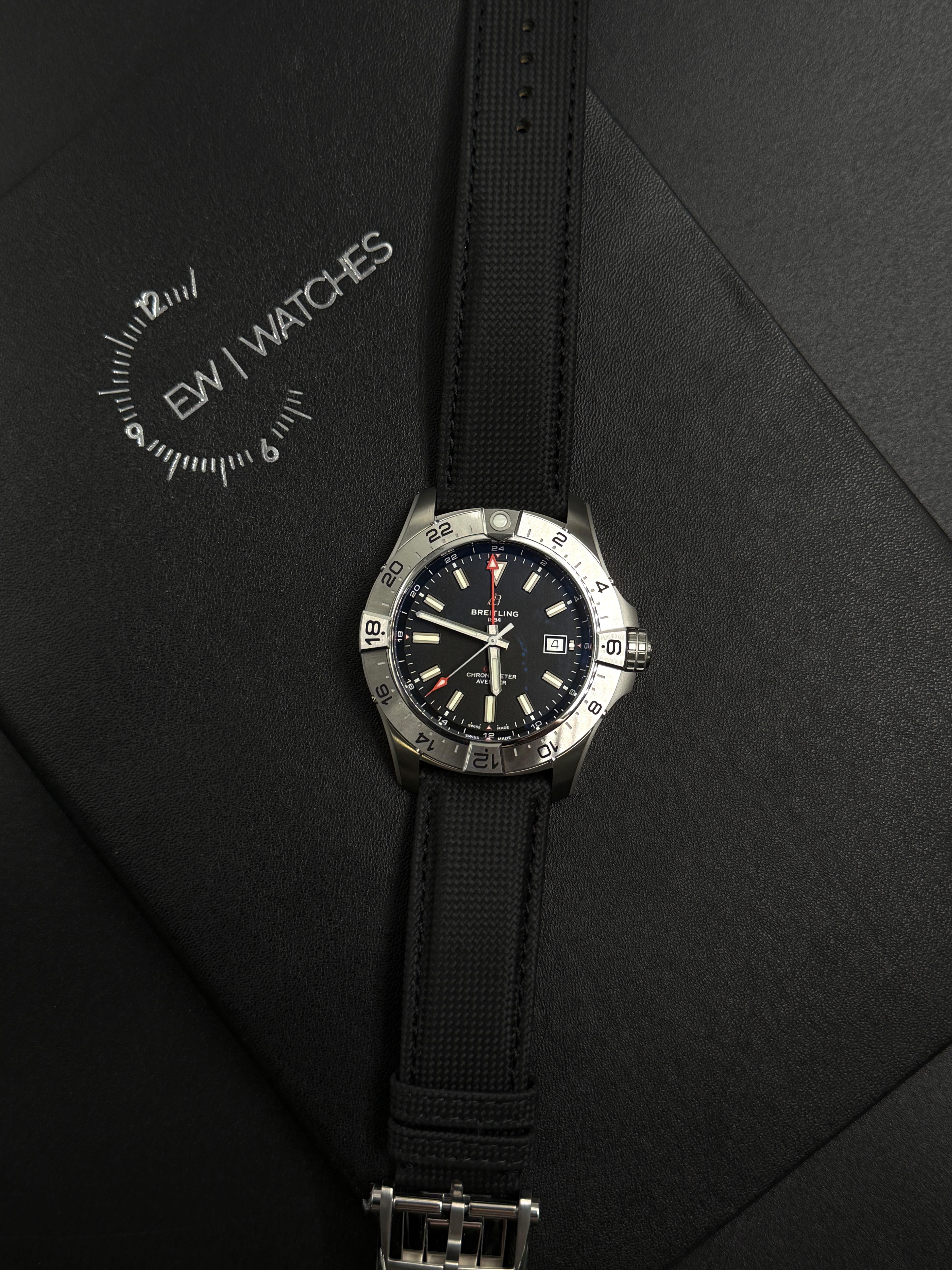 Breitling Avenger Automatic GMT 44  A32320101B1X1