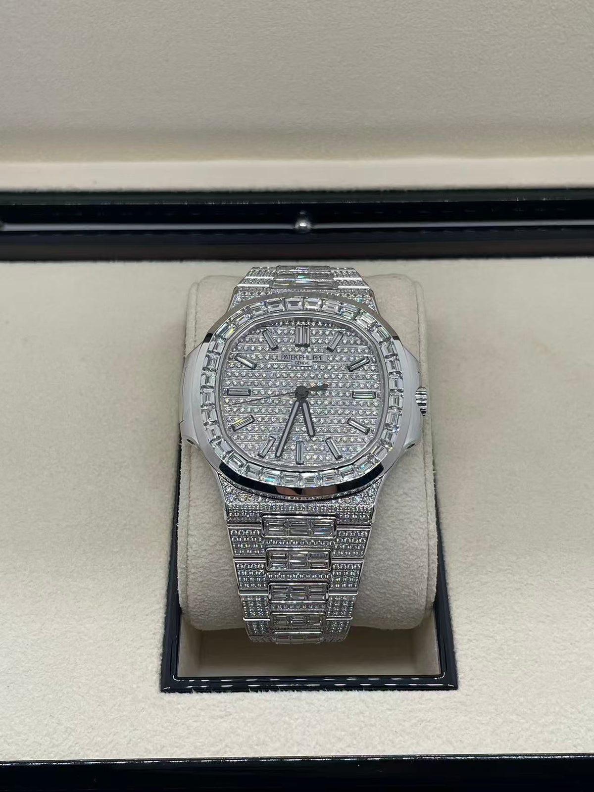 Patek Philippe Nautilus Ref. 5811/1460G-001 White Gold 2026