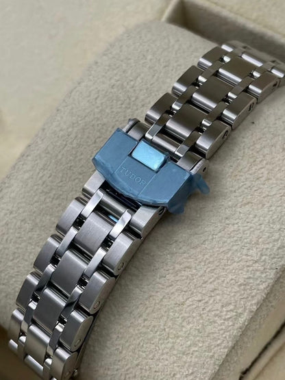 Tudor Royal Date 28 Stainless Steel / Blue - Diamond M28300-0007