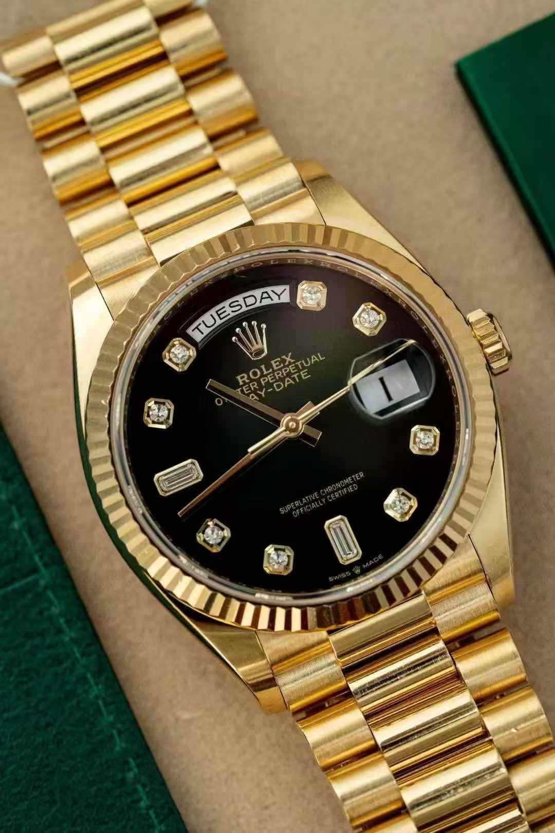 Rolex Day-Date 36 128238 Green 2020 Full Set