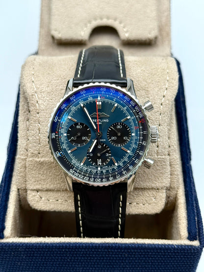 Breitling Avenger Automatic GMT 44  A32320101B1X1