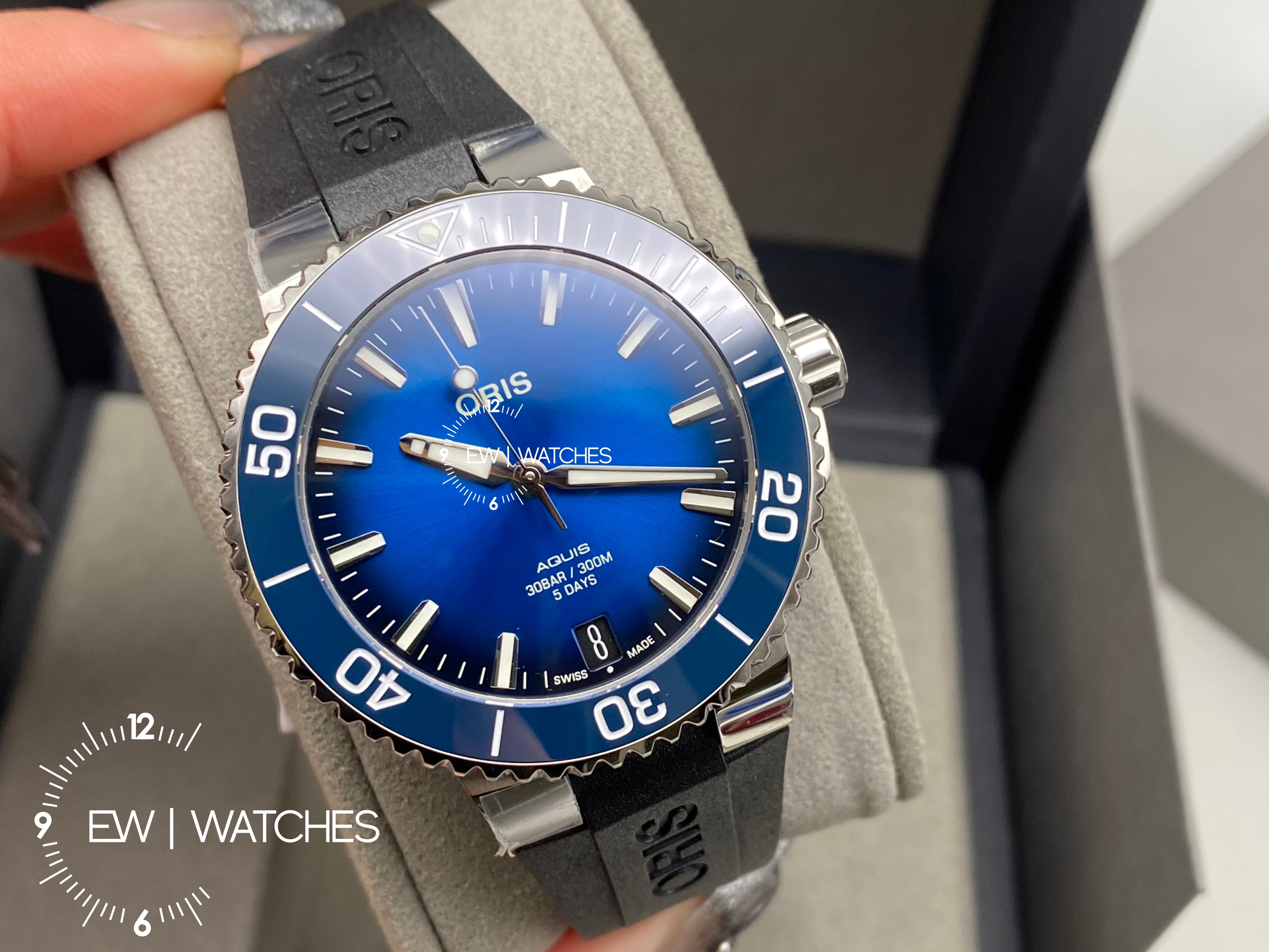 Oris Aquis Date 41.5MM 1 400 7769 4135 2025