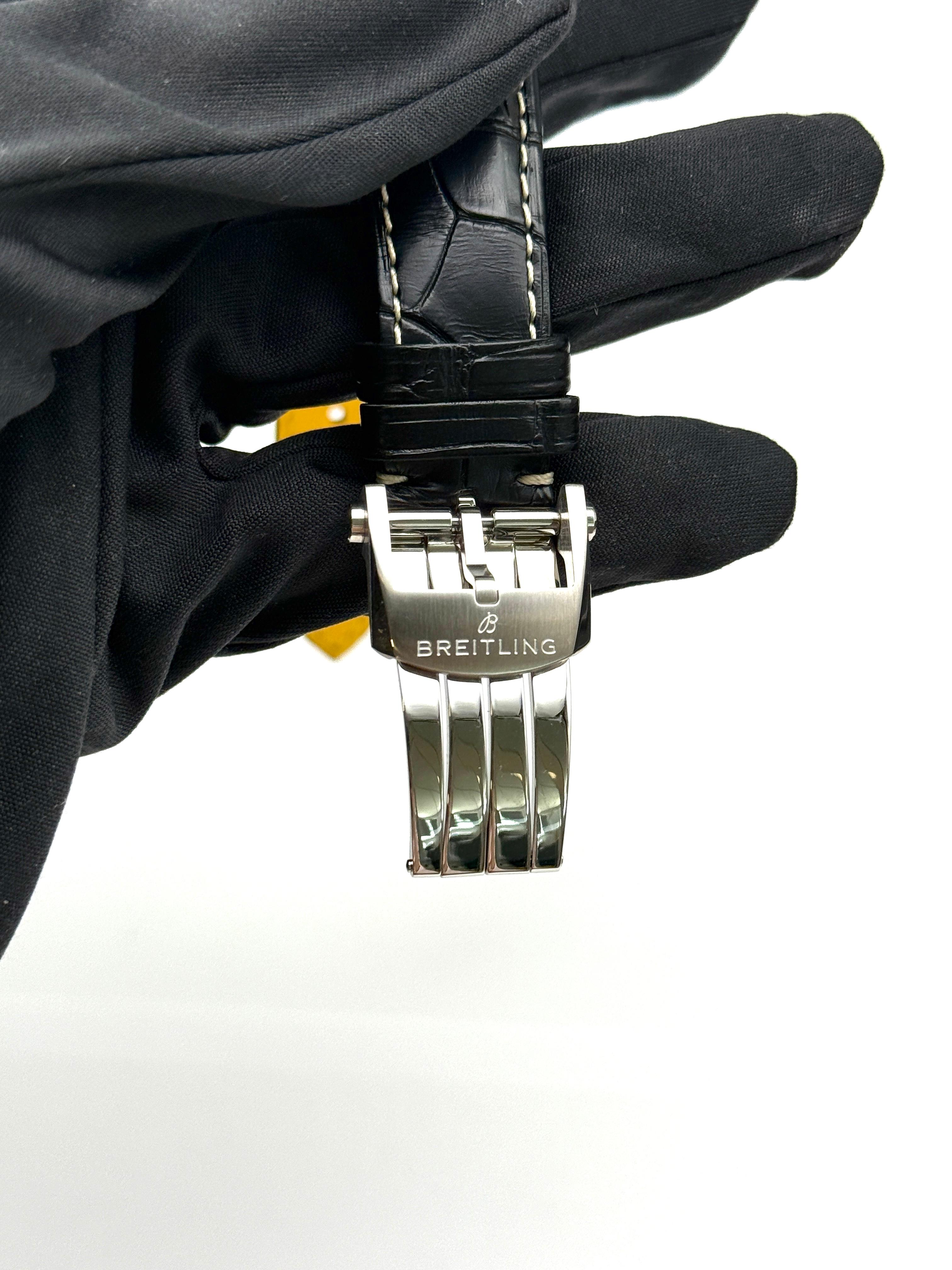Breitling Avenger Automatic GMT 44  A32320101B1X1