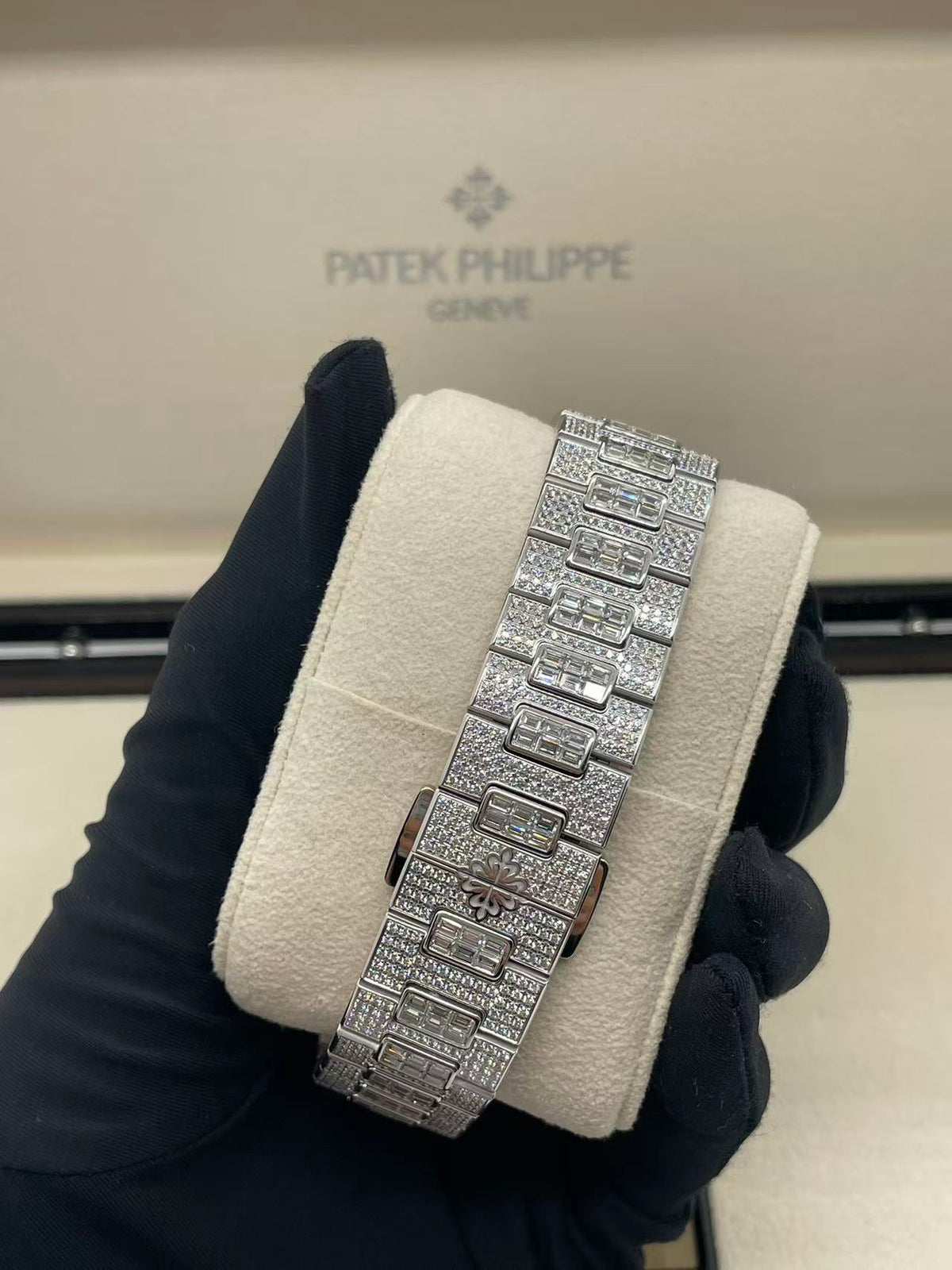 Patek Philippe Nautilus Ref. 5811/1460G-001 White Gold 2025
