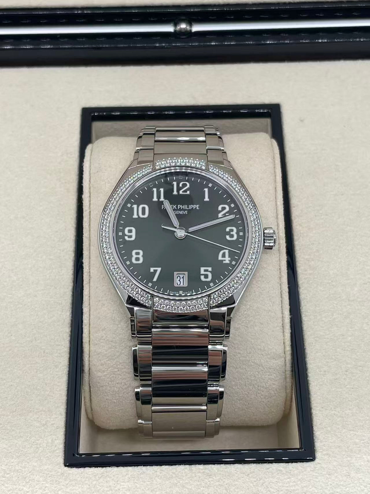 Patek Philippe 7300/1200A-011  2022
