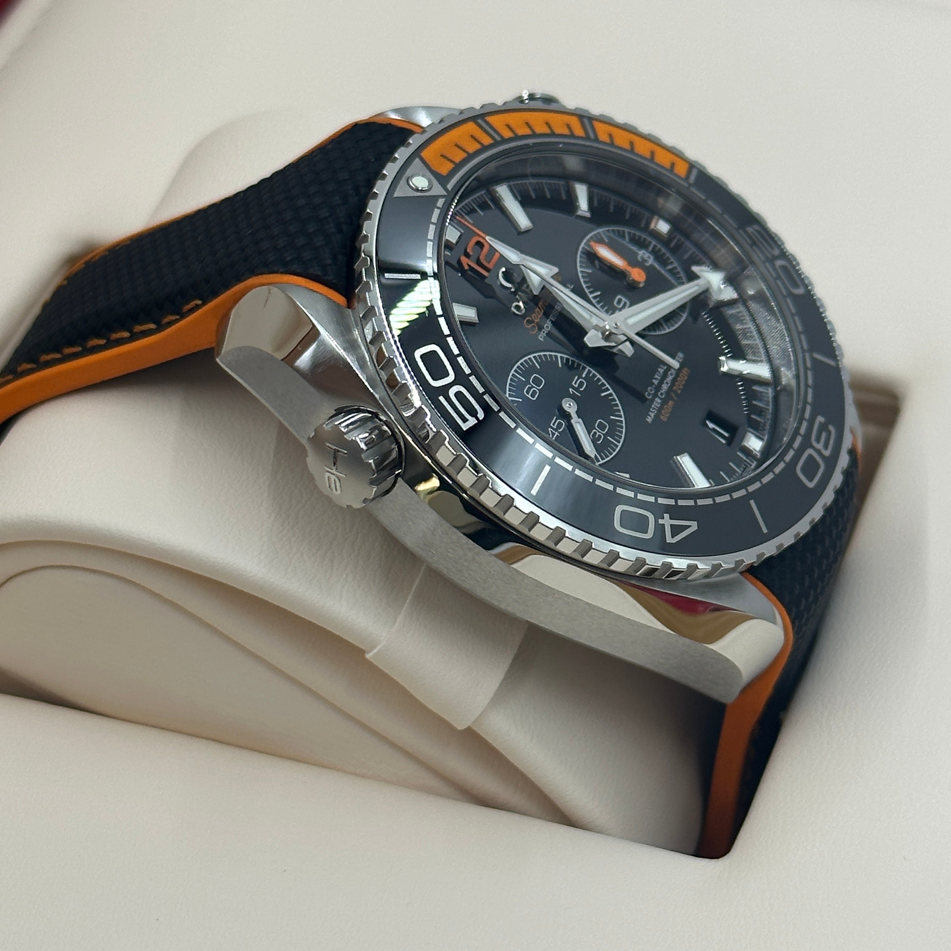 Omega Seamaster Planet Ocean  215.32.46.51.01.001
