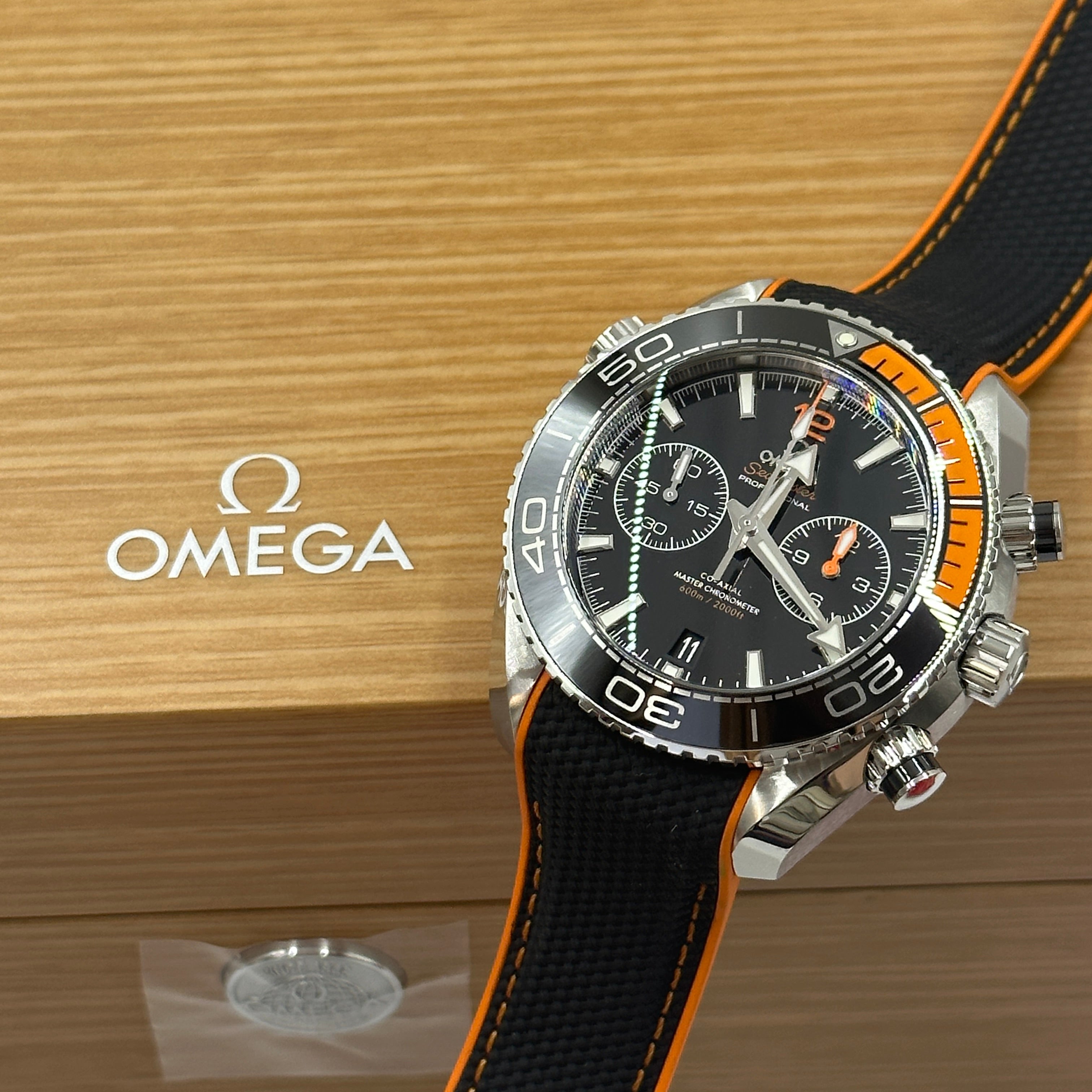 Omega Seamaster Planet Ocean  215.32.46.51.01.001