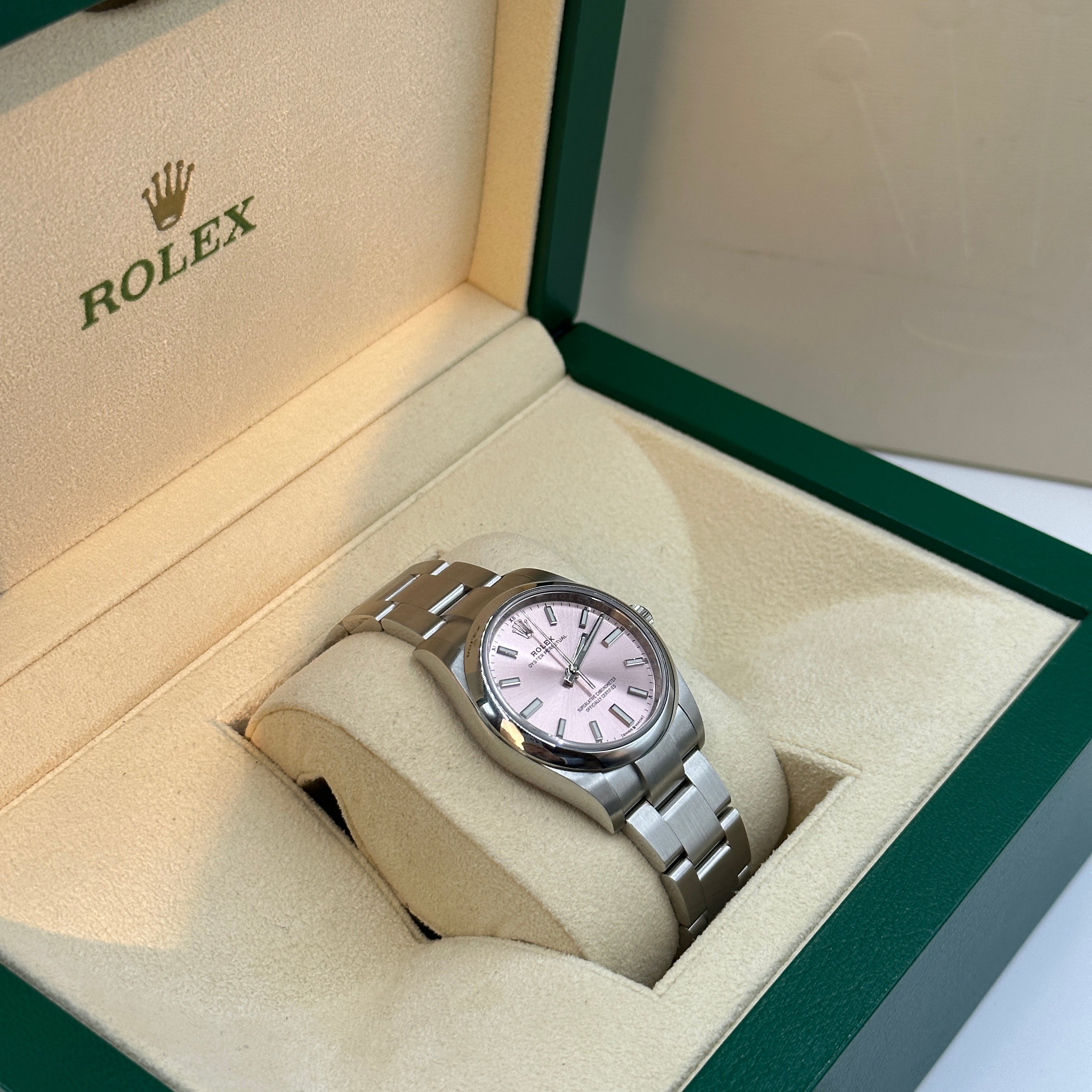 Rolex Oyster Perpetual 34 124200 Pink 2025