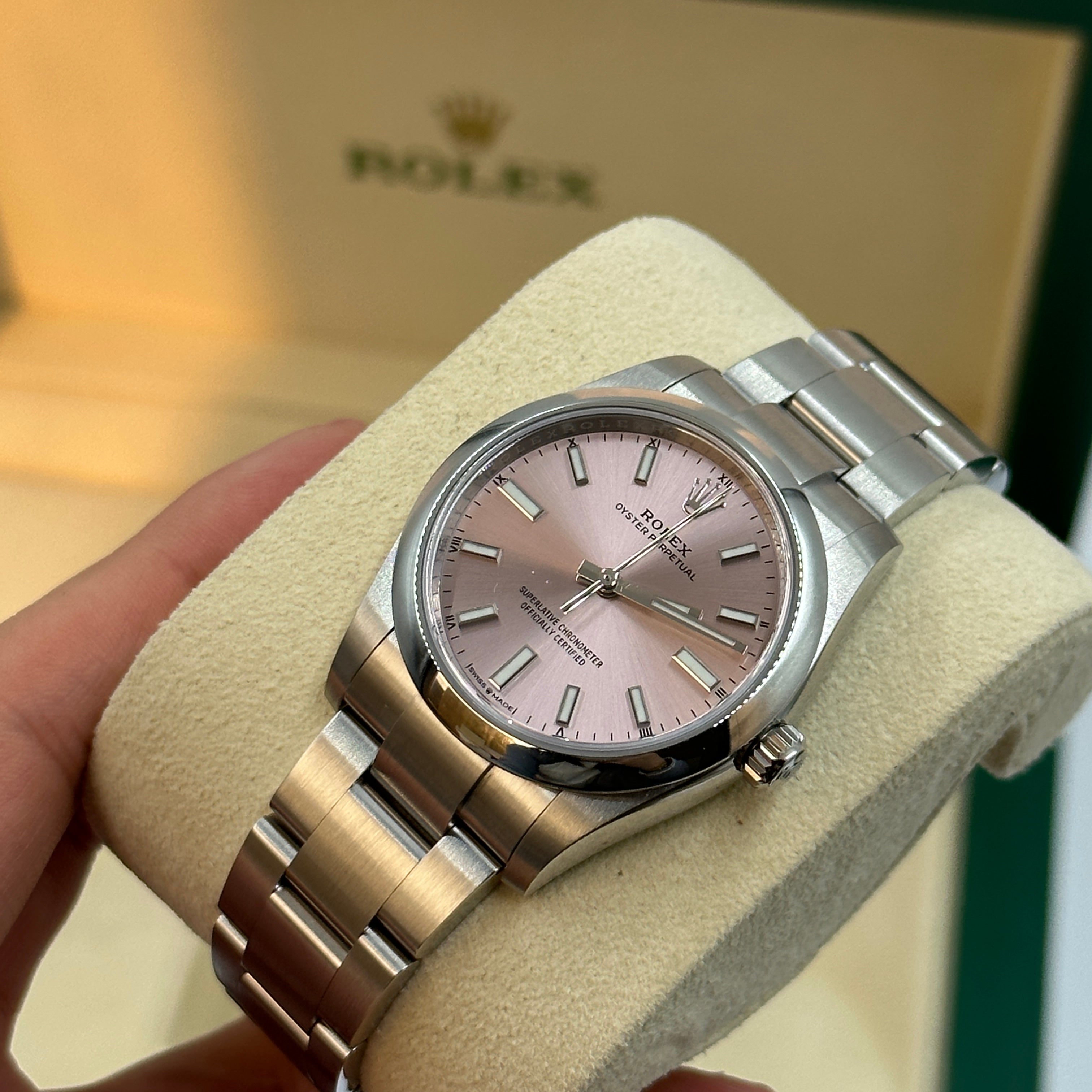 Rolex Oyster Perpetual 34 124200 Pink 2025