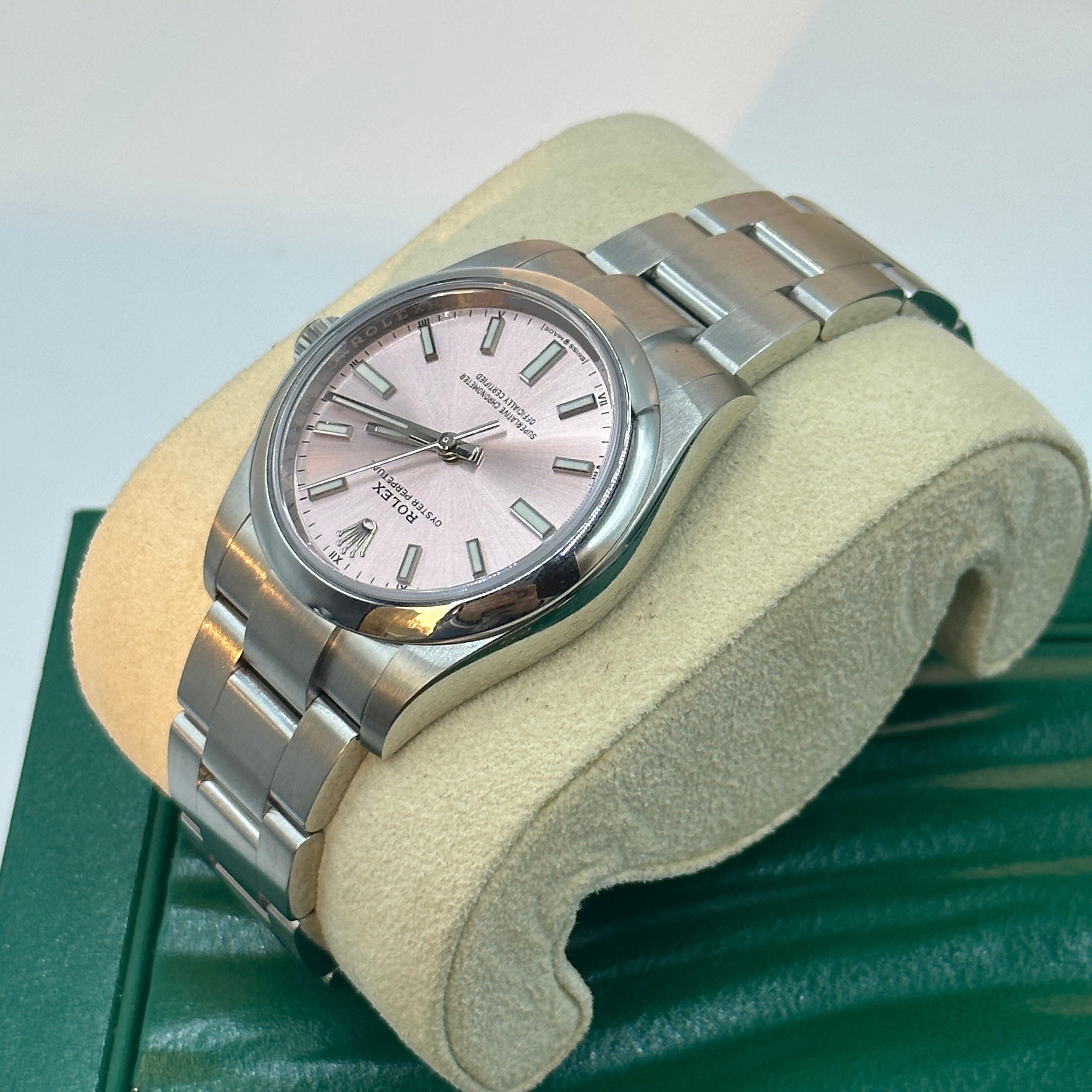 Rolex Oyster Perpetual 34 124200 Pink 2025