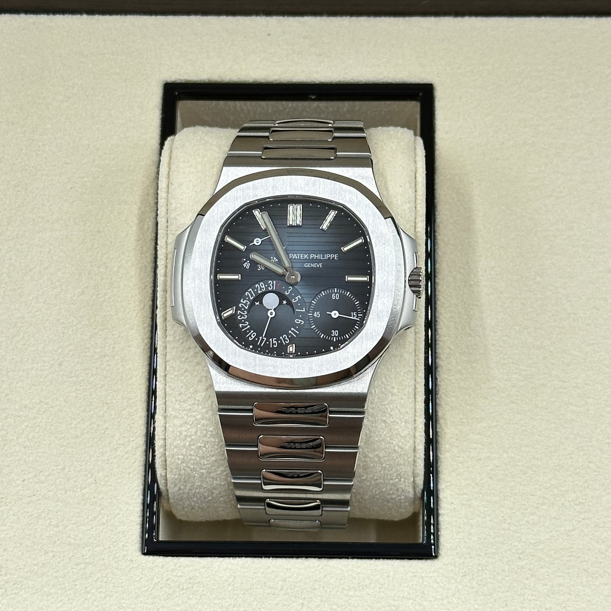 Patek Philippe Nautilus Watch 5712/1A-001 2026