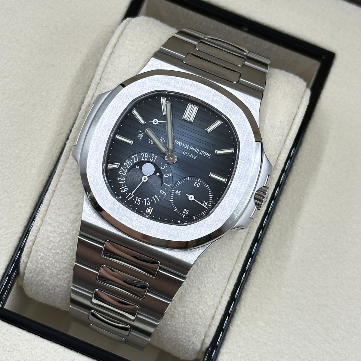 Patek Philippe Nautilus Watch 5712/1A-001 2026