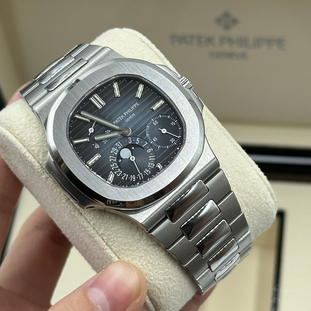 Patek Philippe Nautilus Watch 5712/1A-001 2026