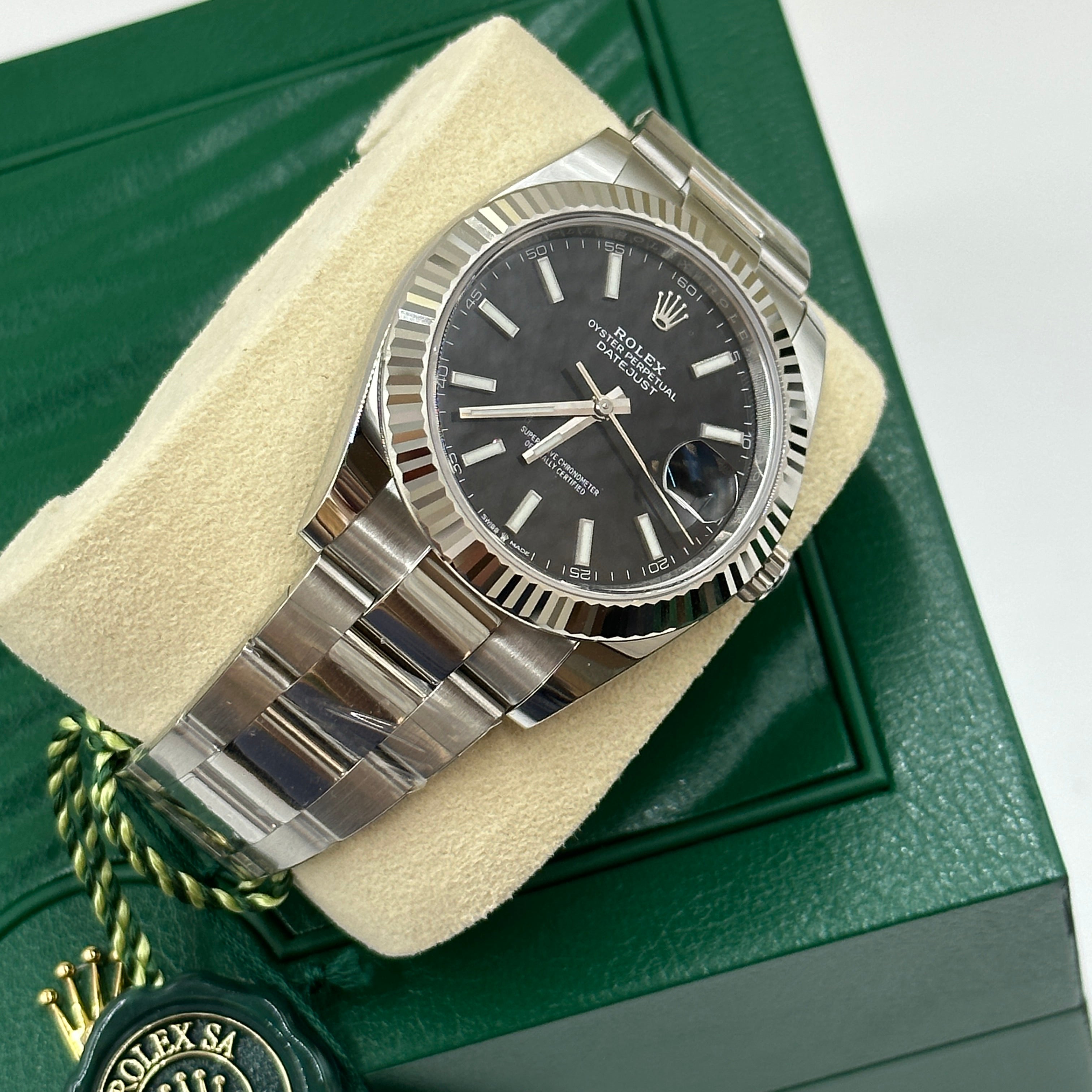 Rolex Datejust 41 126334 Black Index Oyster 2025