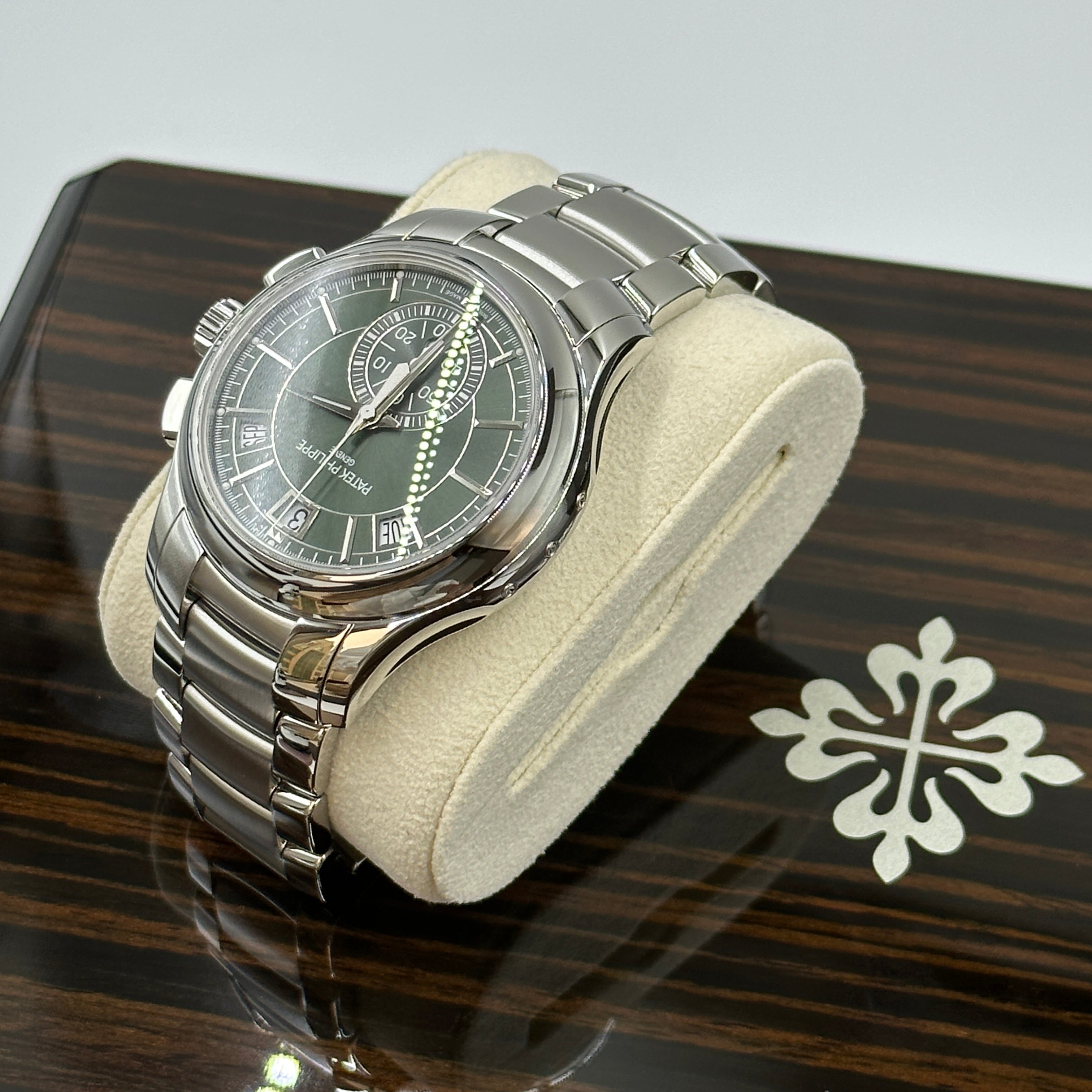 Patek Philippe 5905/1A-001 2025