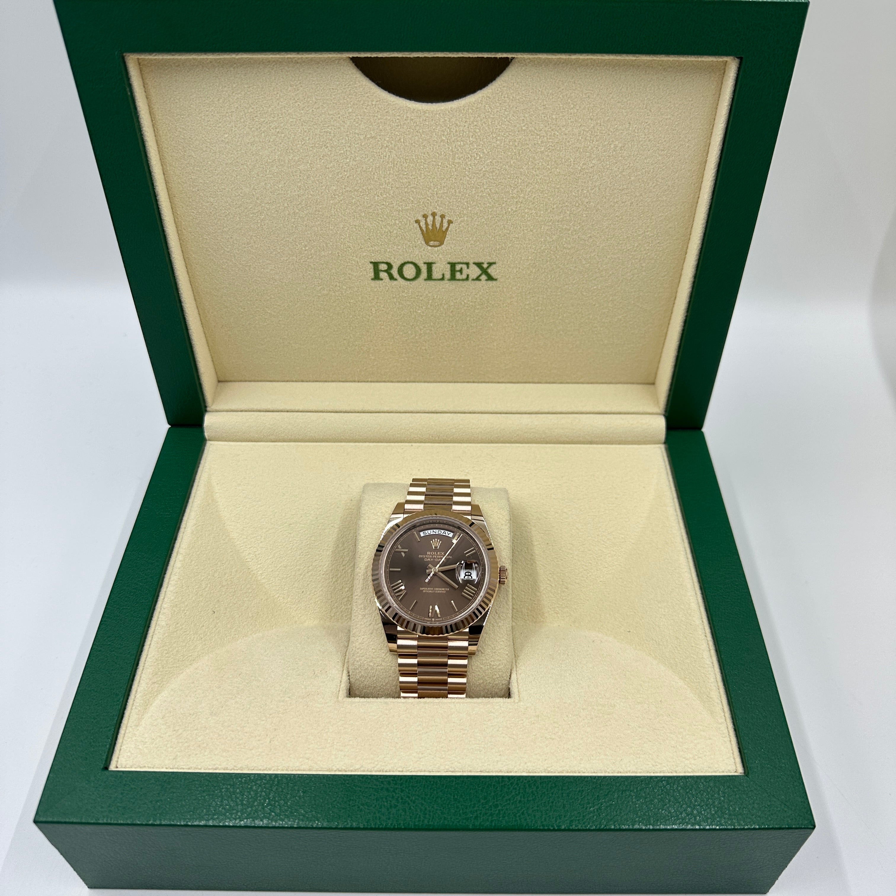 Rolex Day-Date 40 228235 CHOC ROMAN