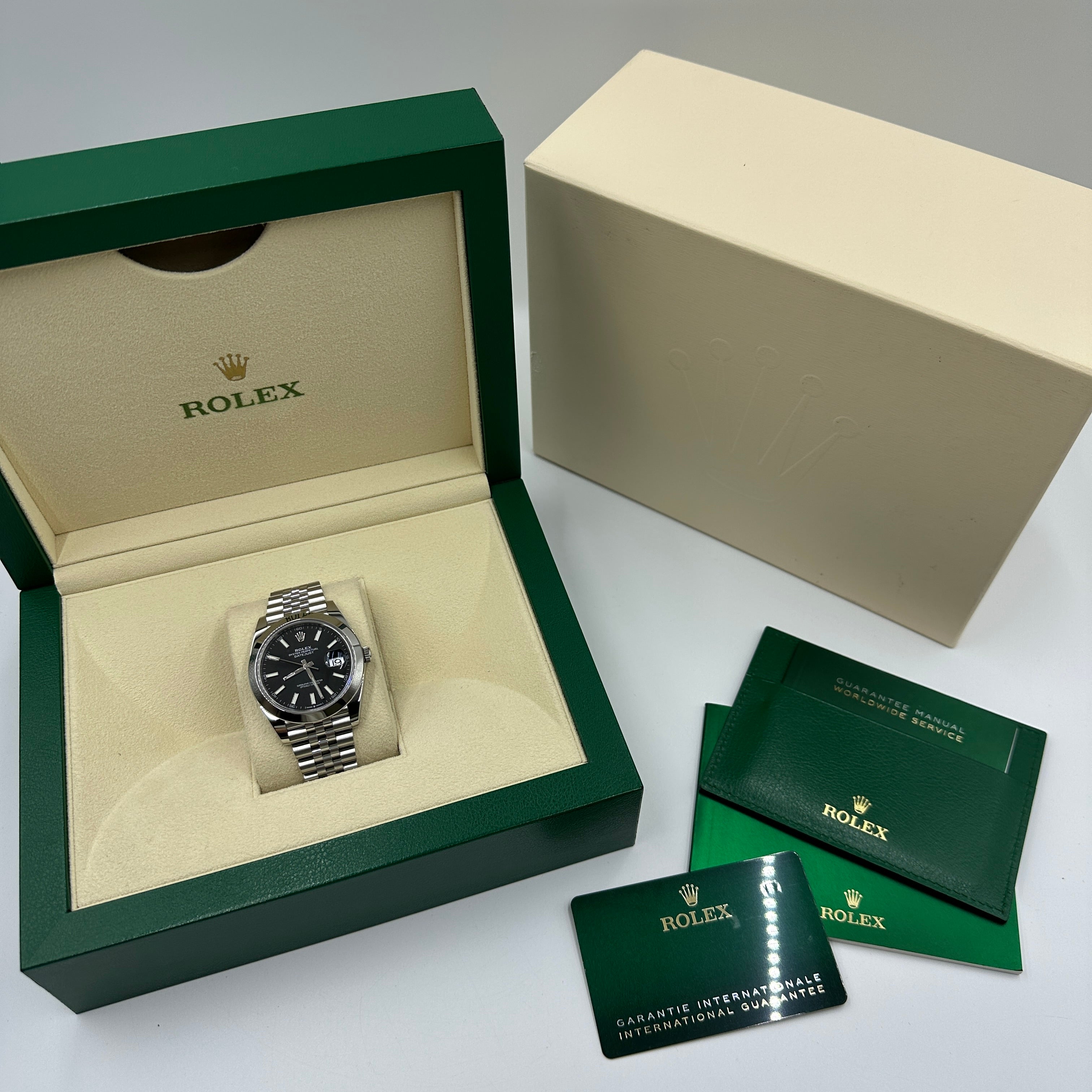 Rolex Datejust 41 126300 Black Index Jubilee 2025
