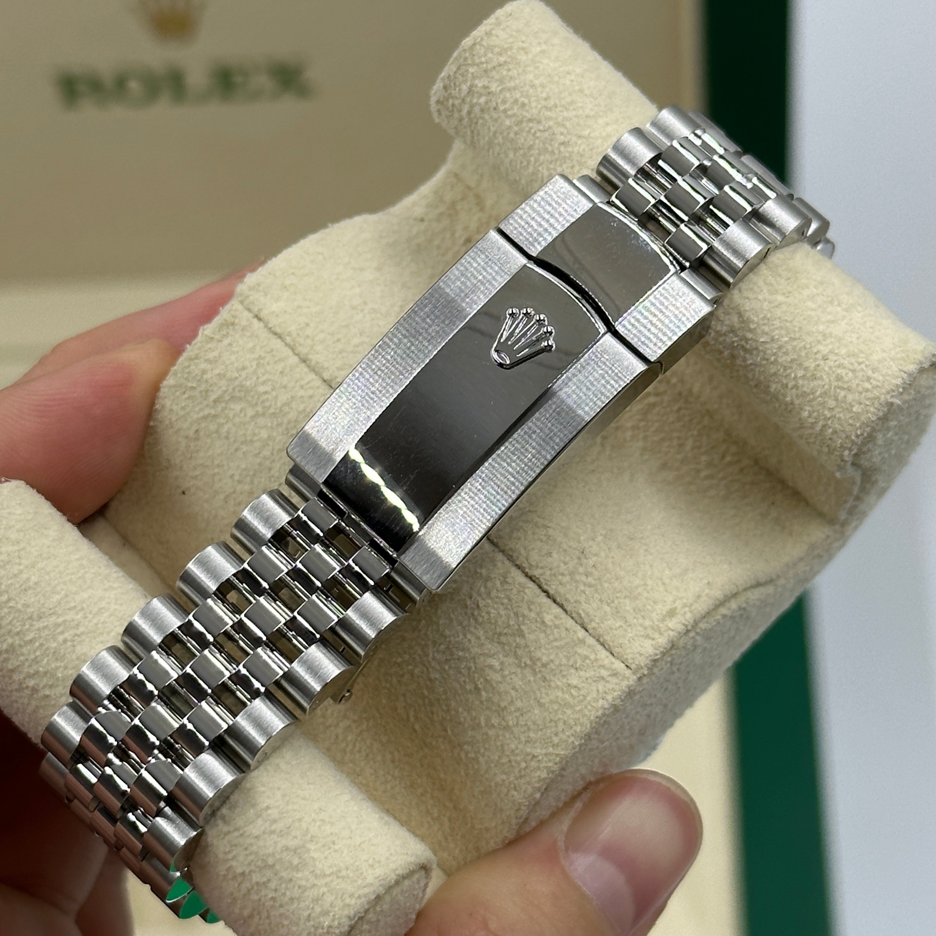 Rolex Datejust 41 126300 Black Index Jubilee 2025