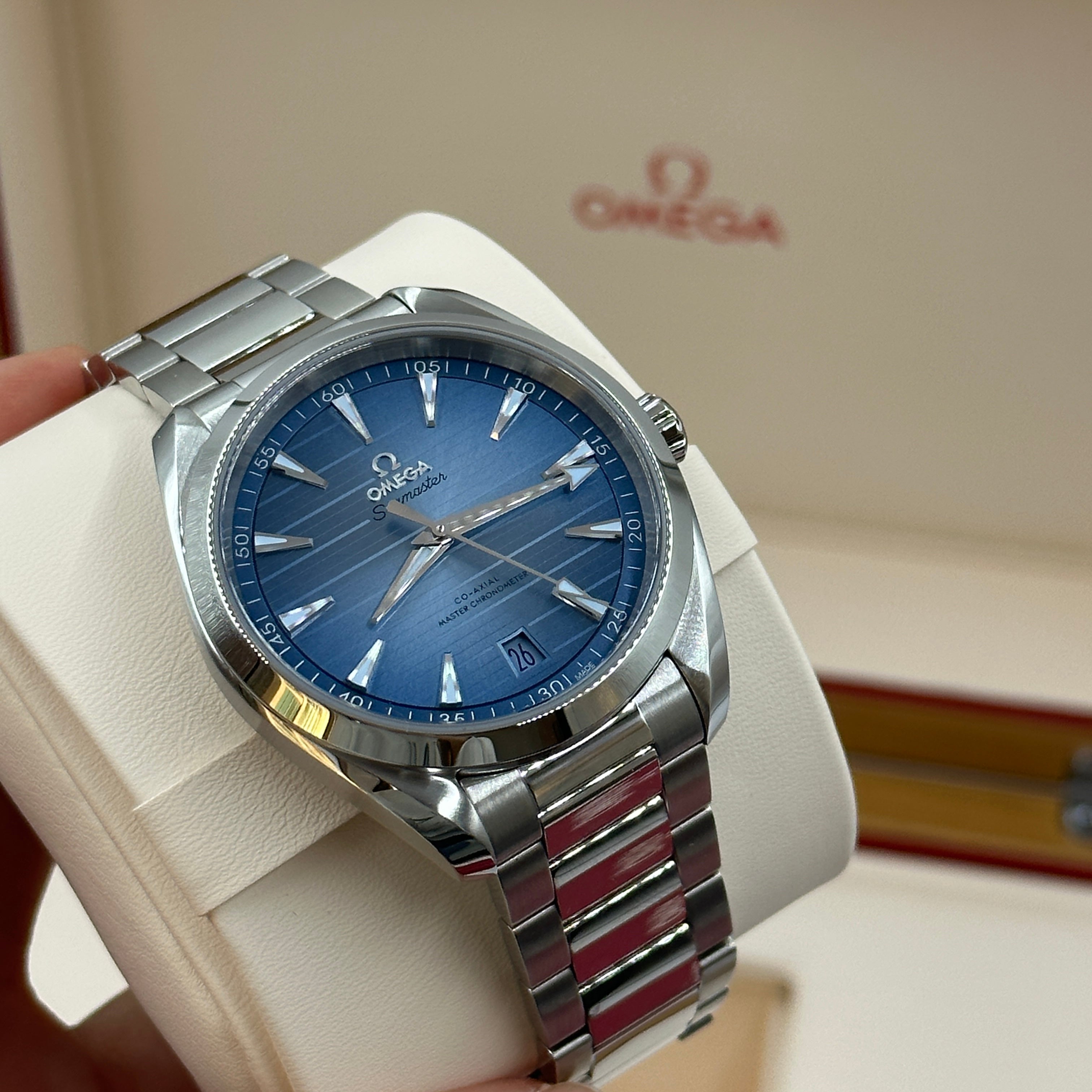 Omega 220.10.41.21.03.005 Aqua Terra 150m Co-axial Master Chronometer Summer