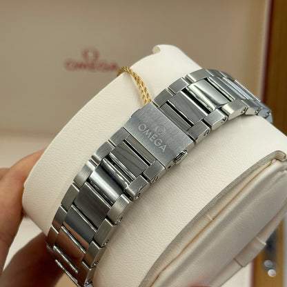 Omega 220.10.41.21.03.005 Aqua Terra 150m Co-axial Master Chronometer Summer