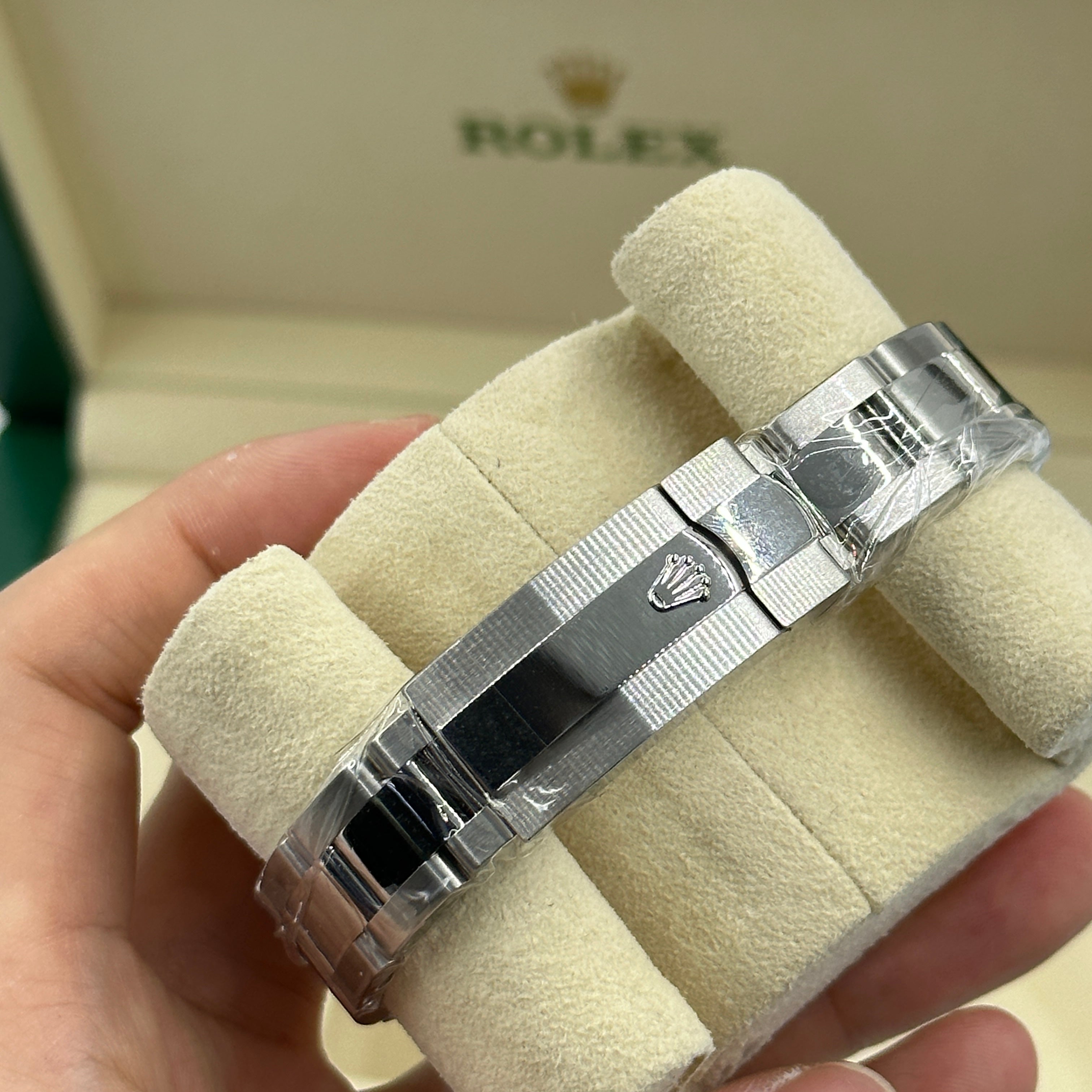 Rolex Lady-Datejust 279174G Pink Oyster 2025