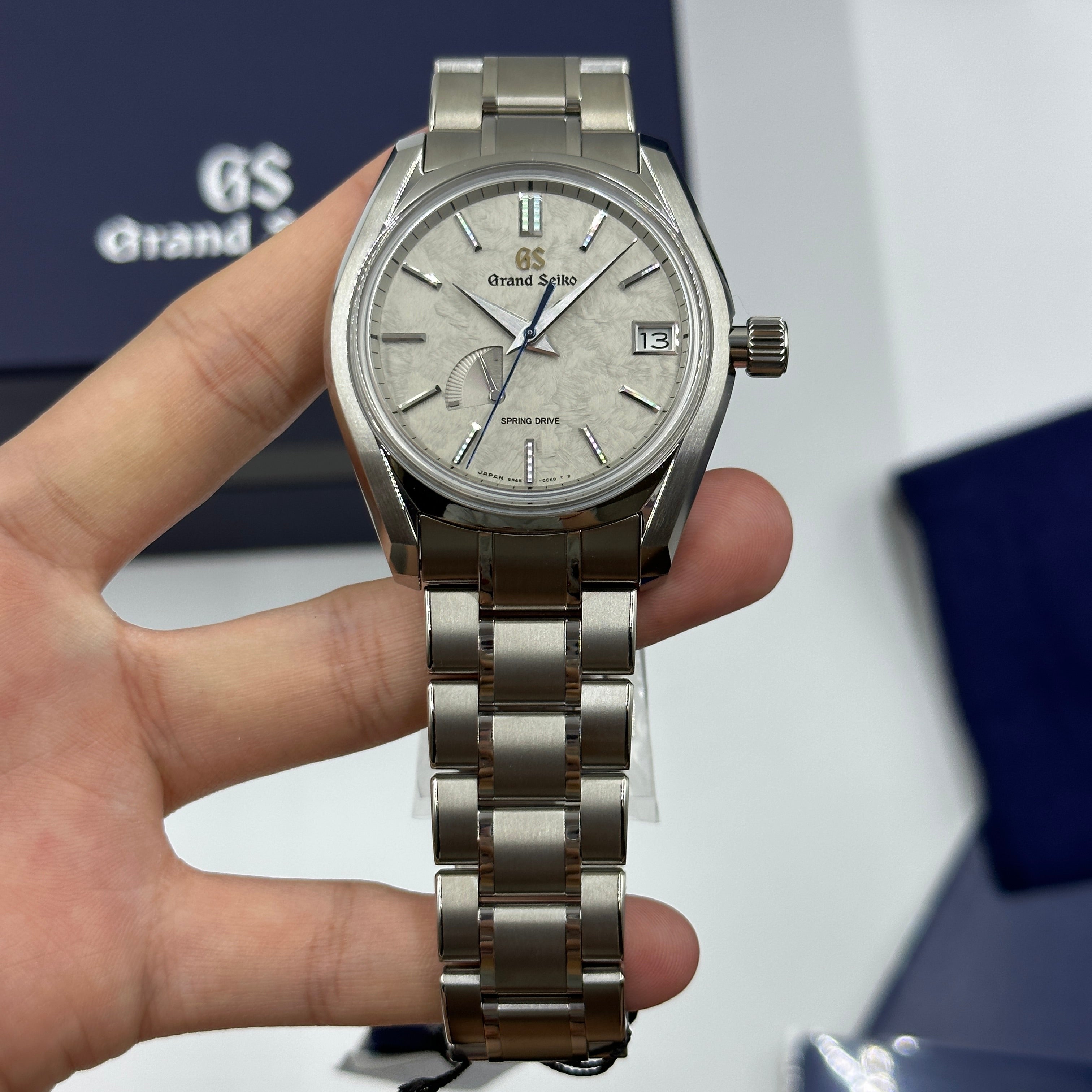 Grand Seiko Drive Four Seasons Taisetsu Winter Snow 40 Grand SBGA415G 2026