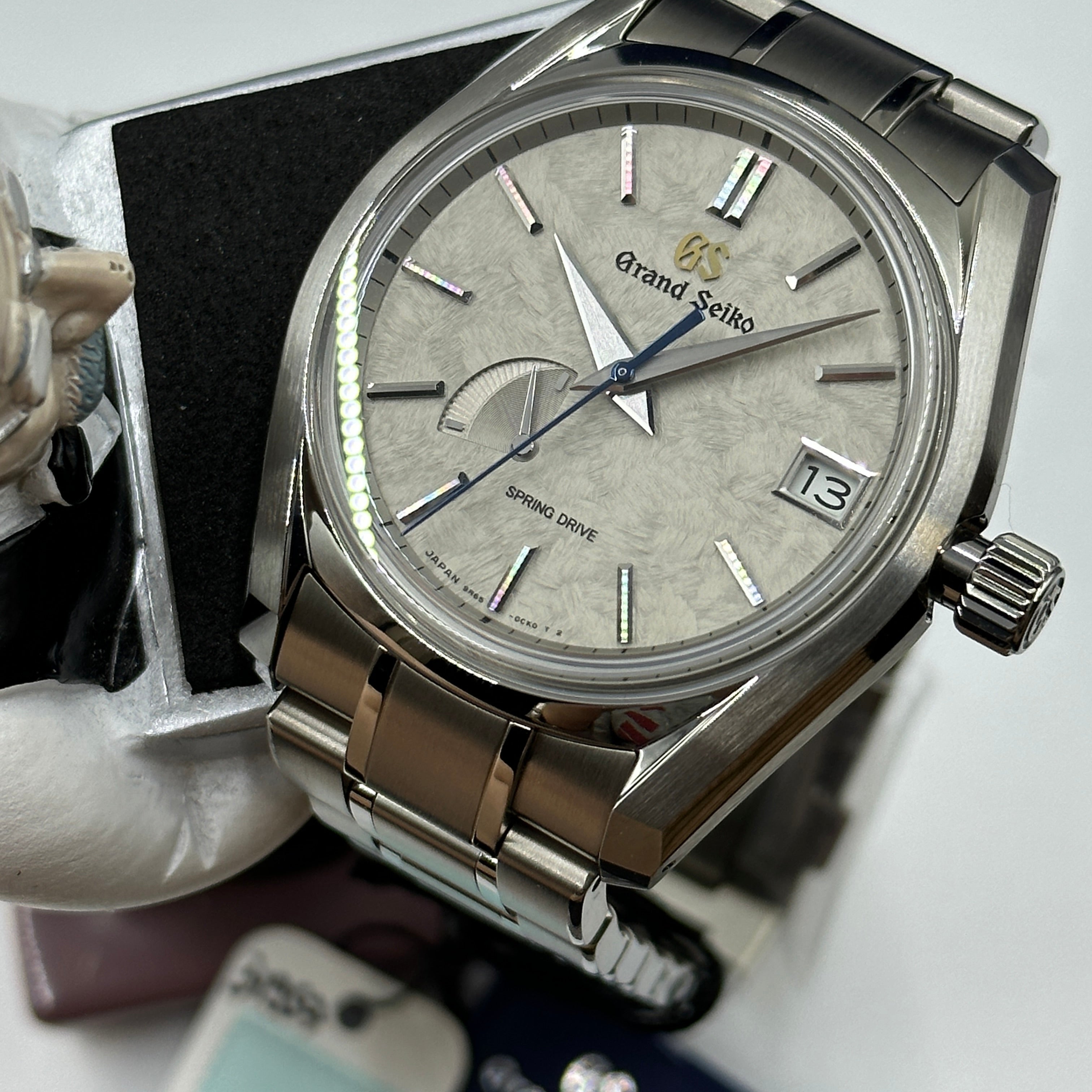 Grand Seiko Drive Four Seasons Taisetsu Winter Snow 40 Grand SBGA415G 2026