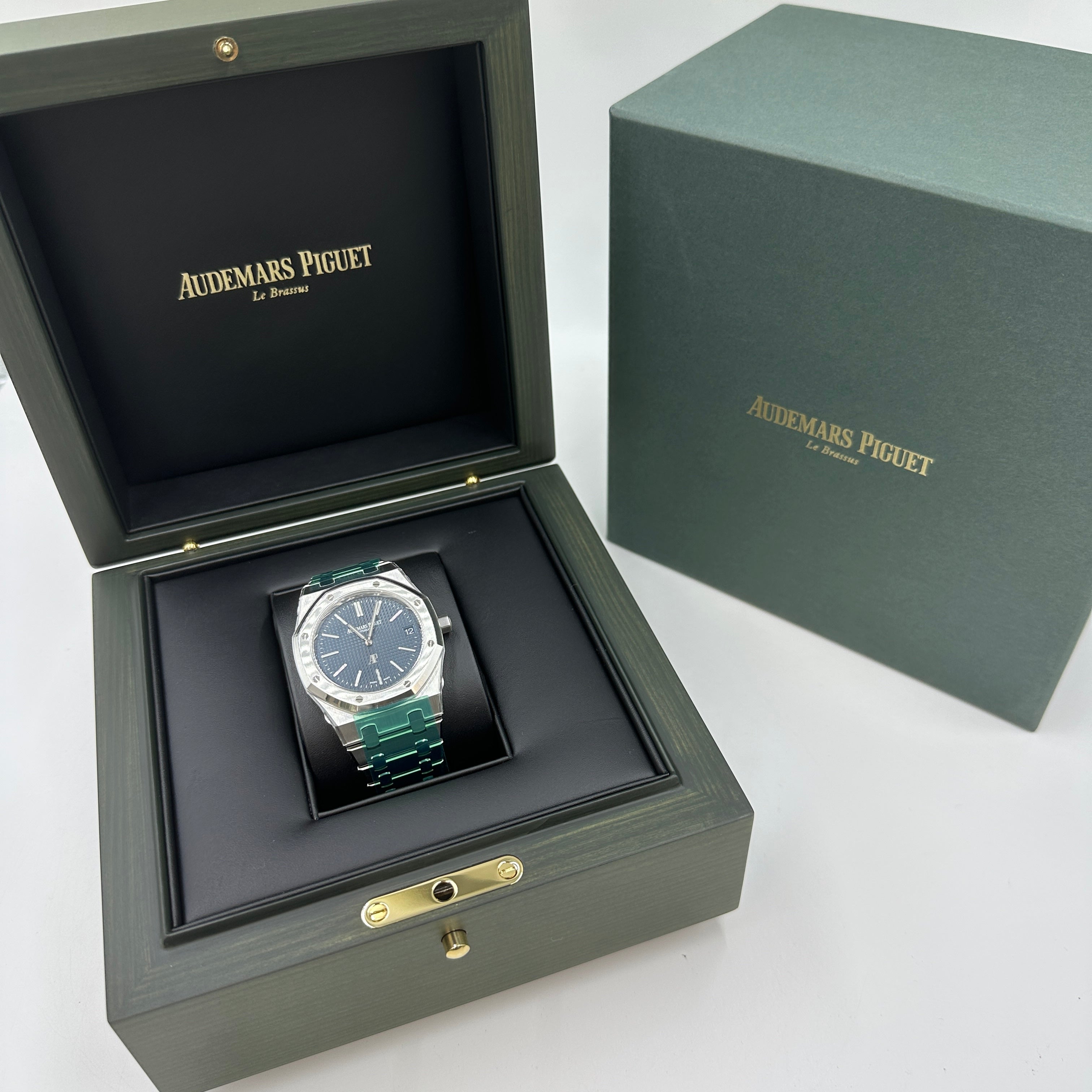Audemars Piguet Royal Oak "jumbo" Extra-thin 16202ST.OO.1240ST.02 2026