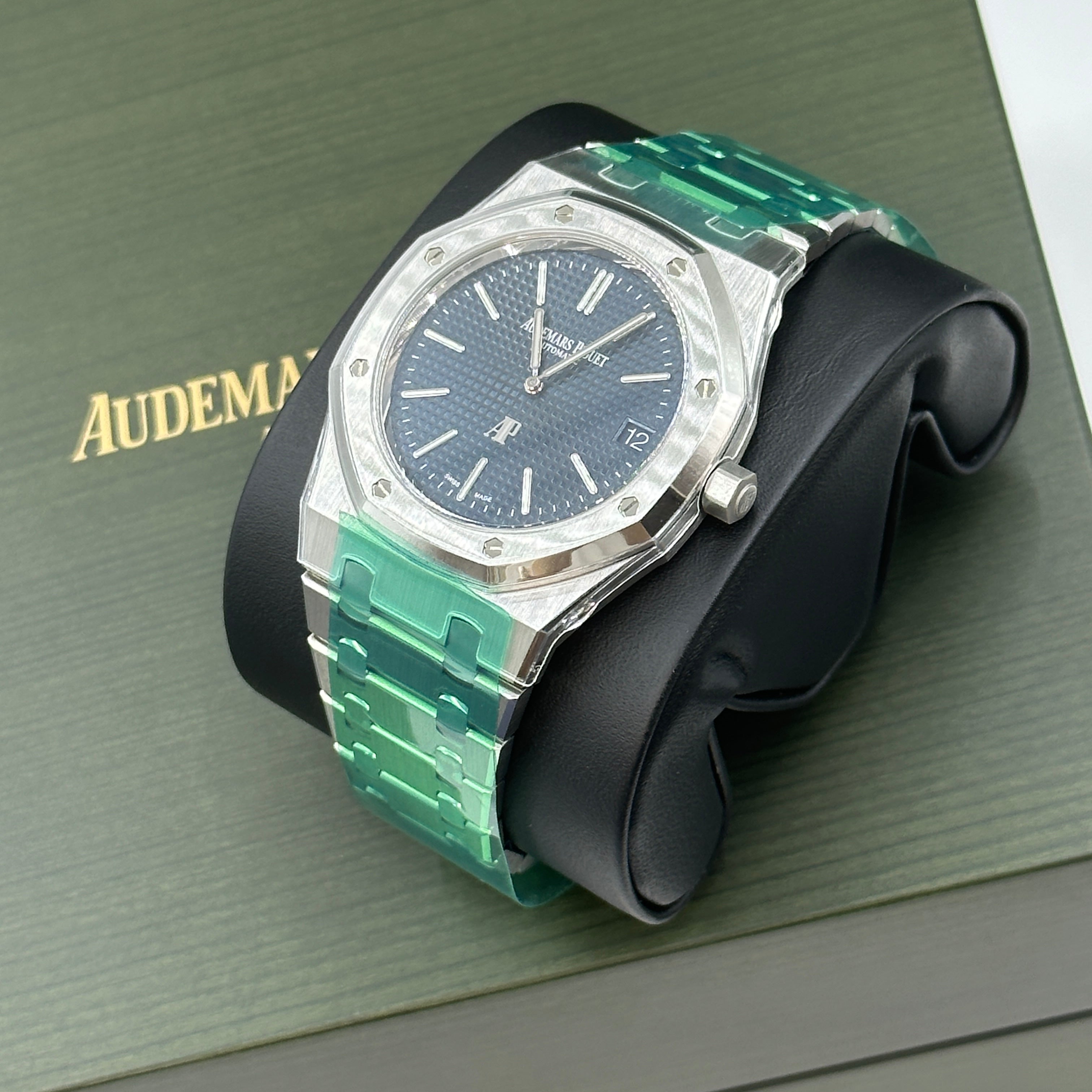 Audemars Piguet Royal Oak "jumbo" Extra-thin 16202ST.OO.1240ST.02 2026